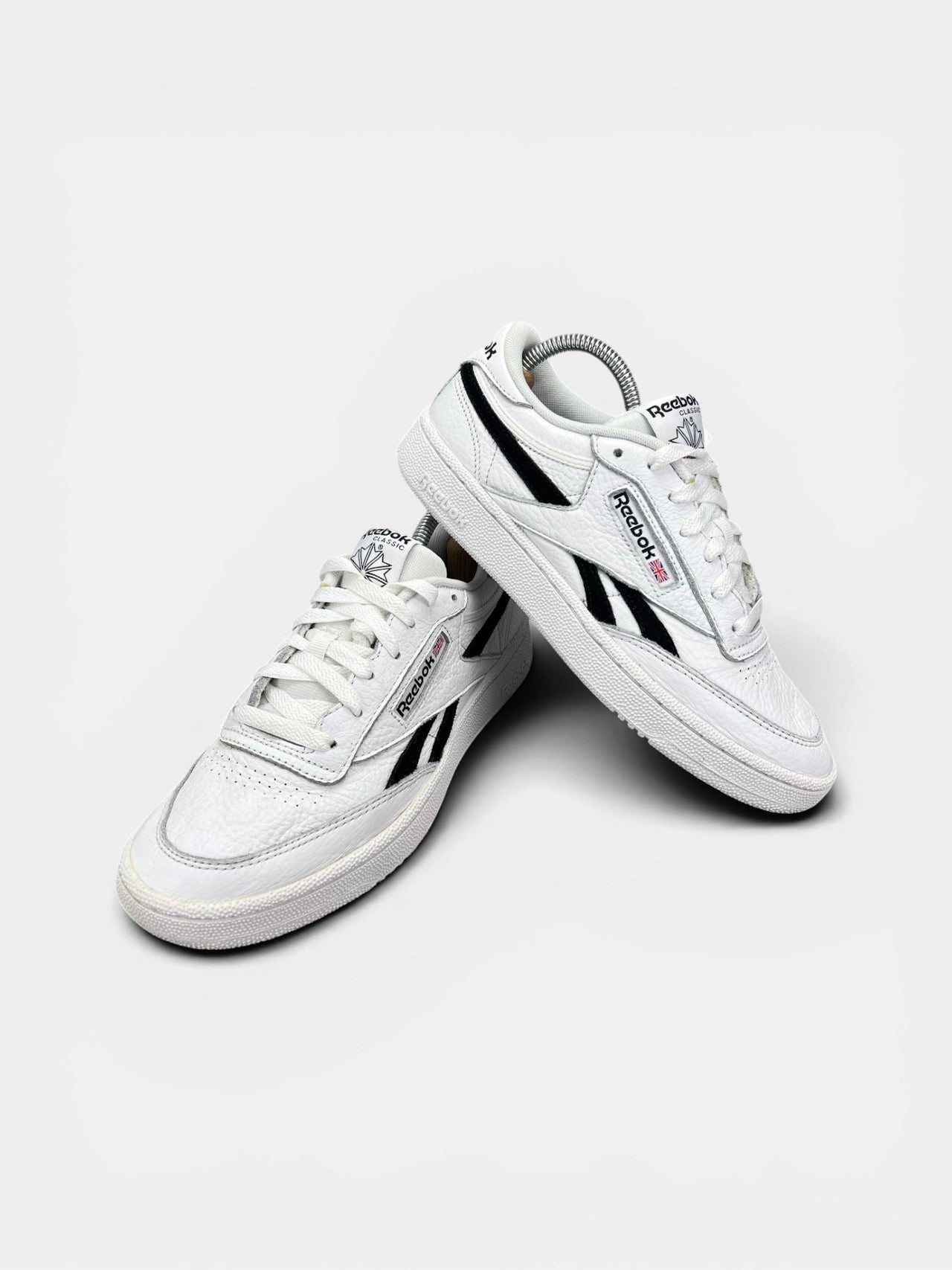 Reebok Club C Revenge — buty sportowe damskie w bardzo dobrym stanie rozmiar 40, boczny profil