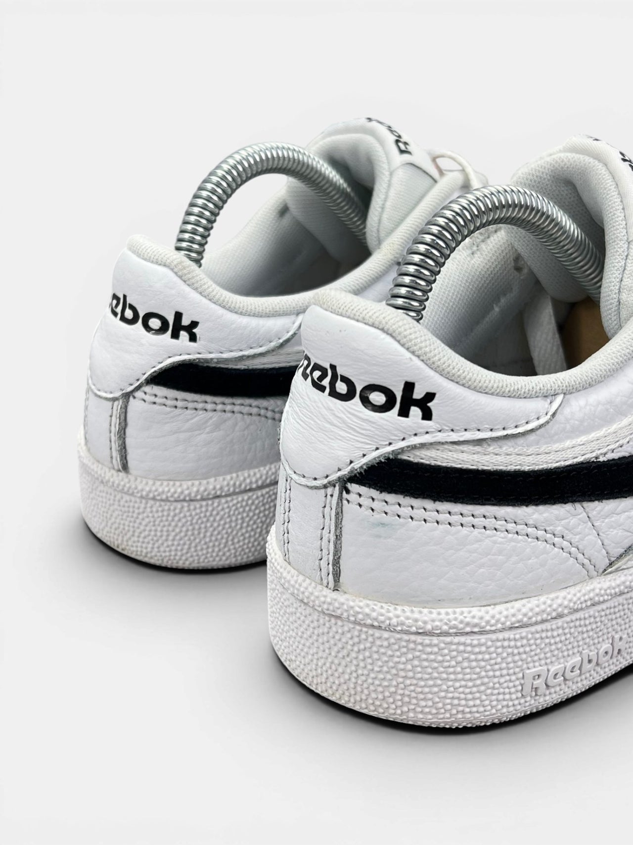Reebok Club C Revenge — buty sportowe damskie w bardzo dobrym stanie rozmiar 40, widok z tyłu
