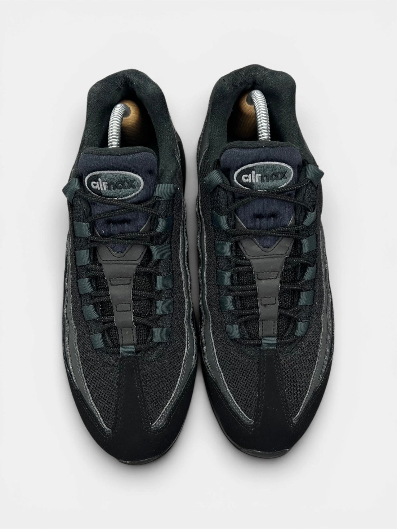 Nike Air Max 95 Black Anthracite — buty sportowe męskie w bardzo dobrym stanie rozmiar 43, widok z góry