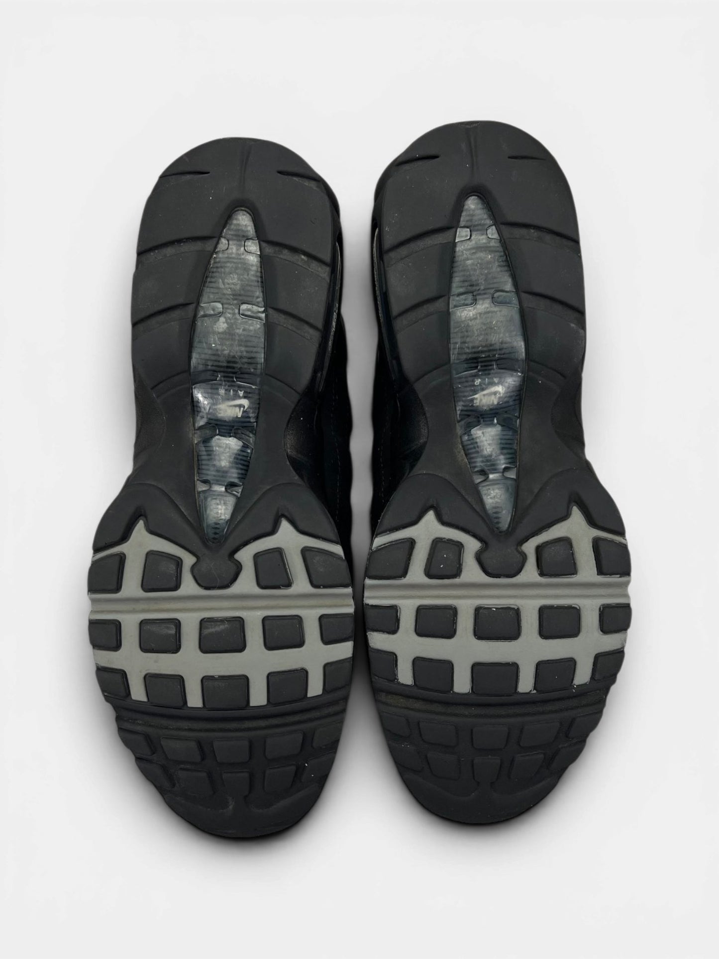 Nike Air Max 95 Black Anthracite — buty sportowe męskie w bardzo dobrym stanie rozmiar 43, podeszwa