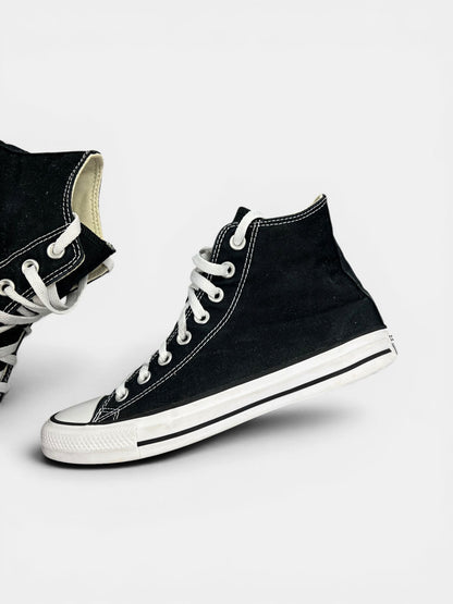 Converse Chuck Taylor All Star Hi — buty sportowe damskie w bardzo dobrym stanie rozmiar 40, zewnętrzny panel lewego buta