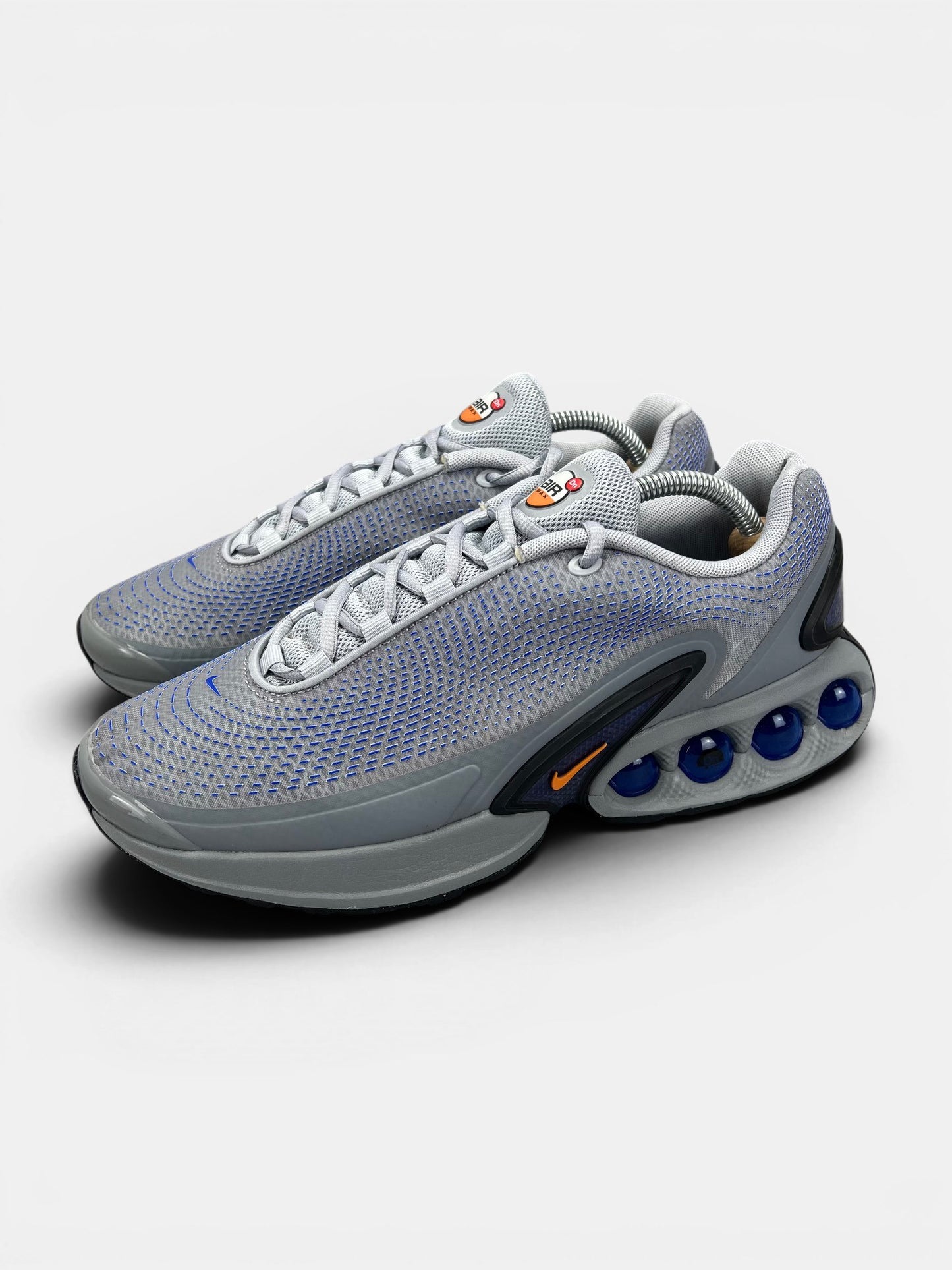 Nike Air Max DN — buty sportowe męskie w bardzo dobrym stanie rozmiar 43, widok z boku