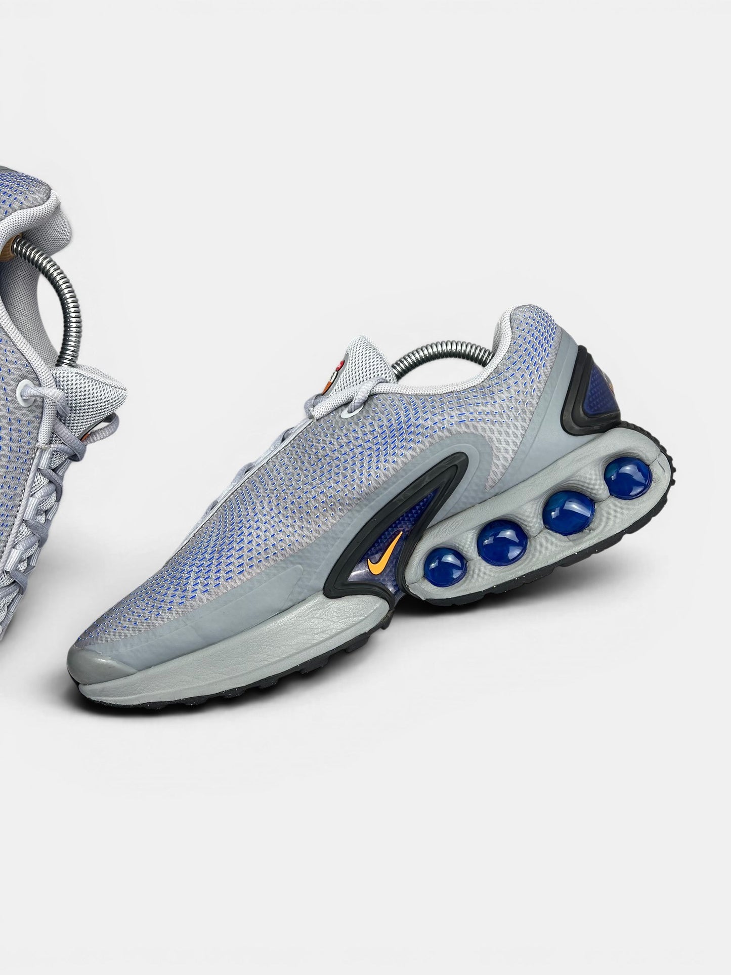 Nike Air Max DN — buty sportowe męskie w bardzo dobrym stanie rozmiar 43, wewnętrzny panel prawego buta