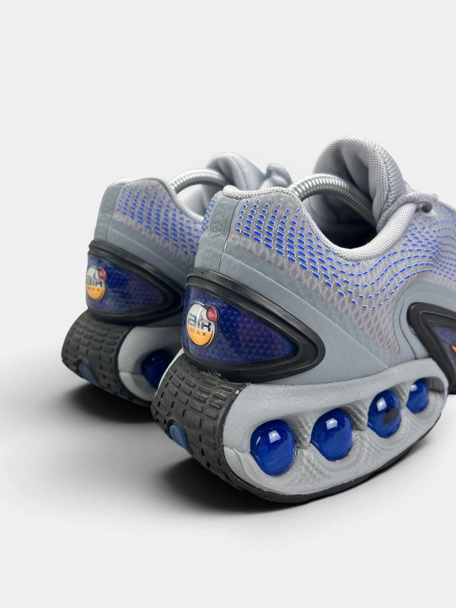 Nike Air Max DN — buty sportowe męskie w bardzo dobrym stanie rozmiar 43, widok z tyłu