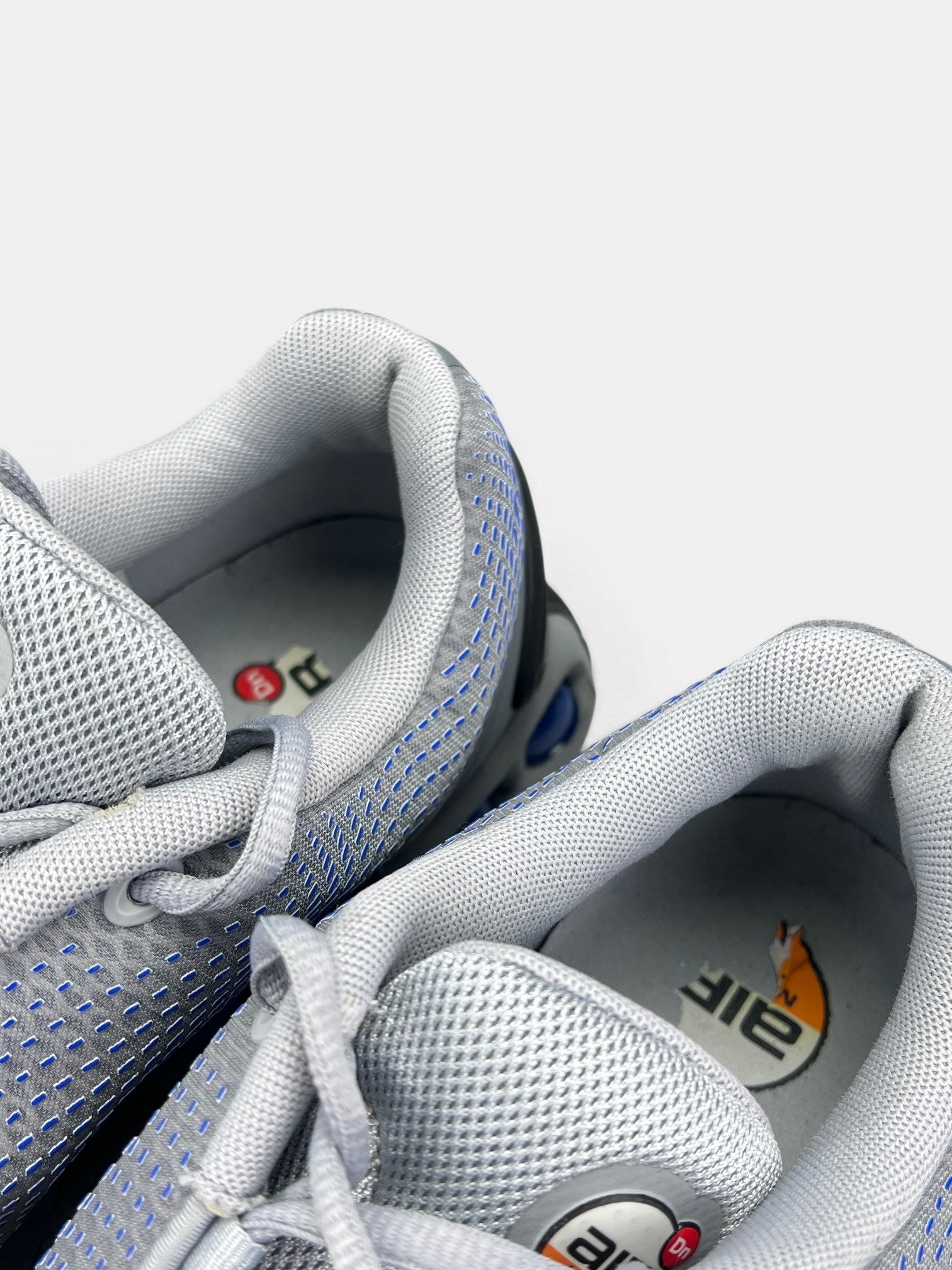 Nike Air Max DN — buty sportowe męskie w bardzo dobrym stanie rozmiar 43, zapiętki butów