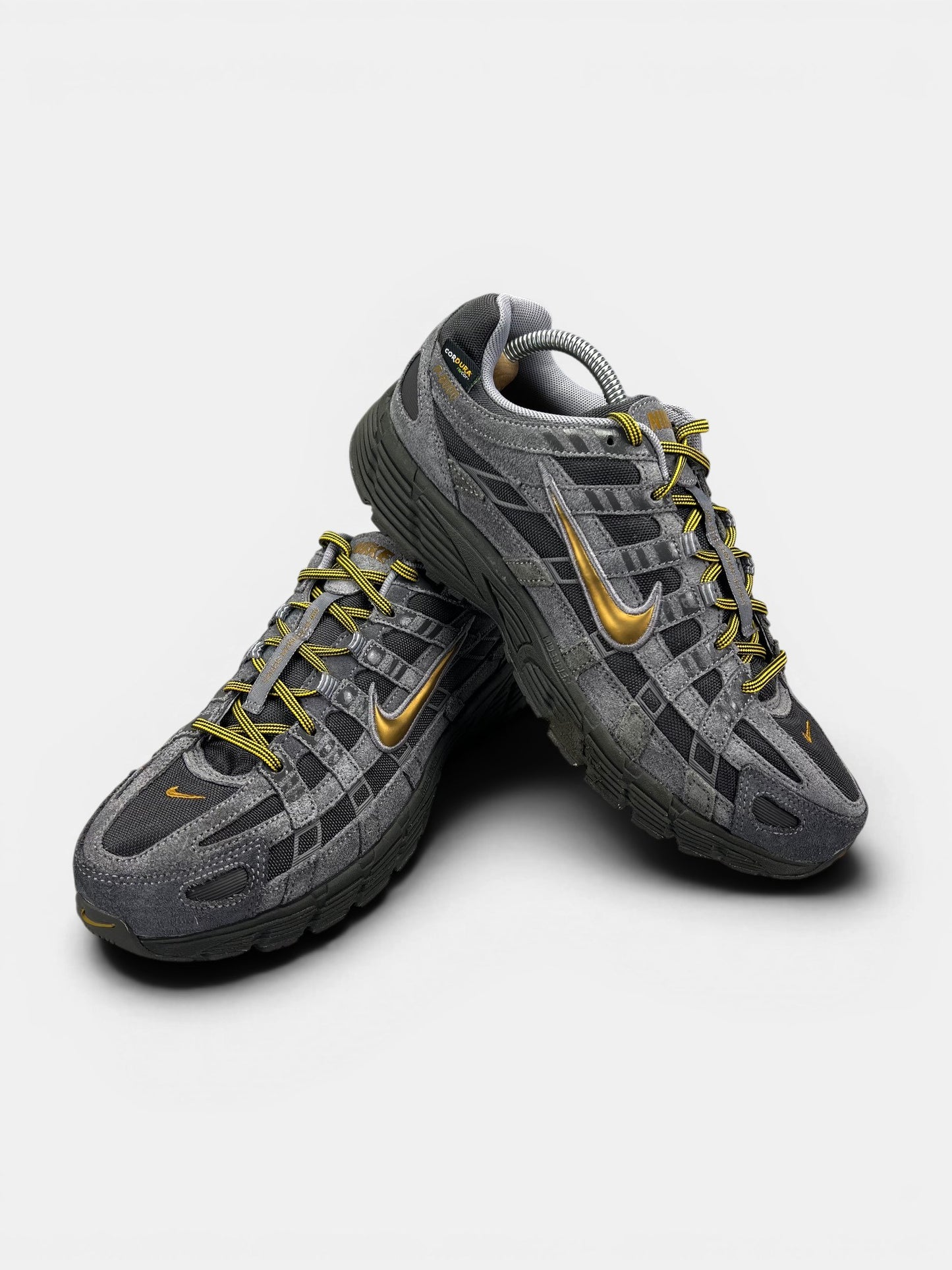 Nike P-6000 CORDURA Medium Ash/Golden Hop — buty sportowe męskie w bardzo dobrym stanie rozmiar 43, boczny profil