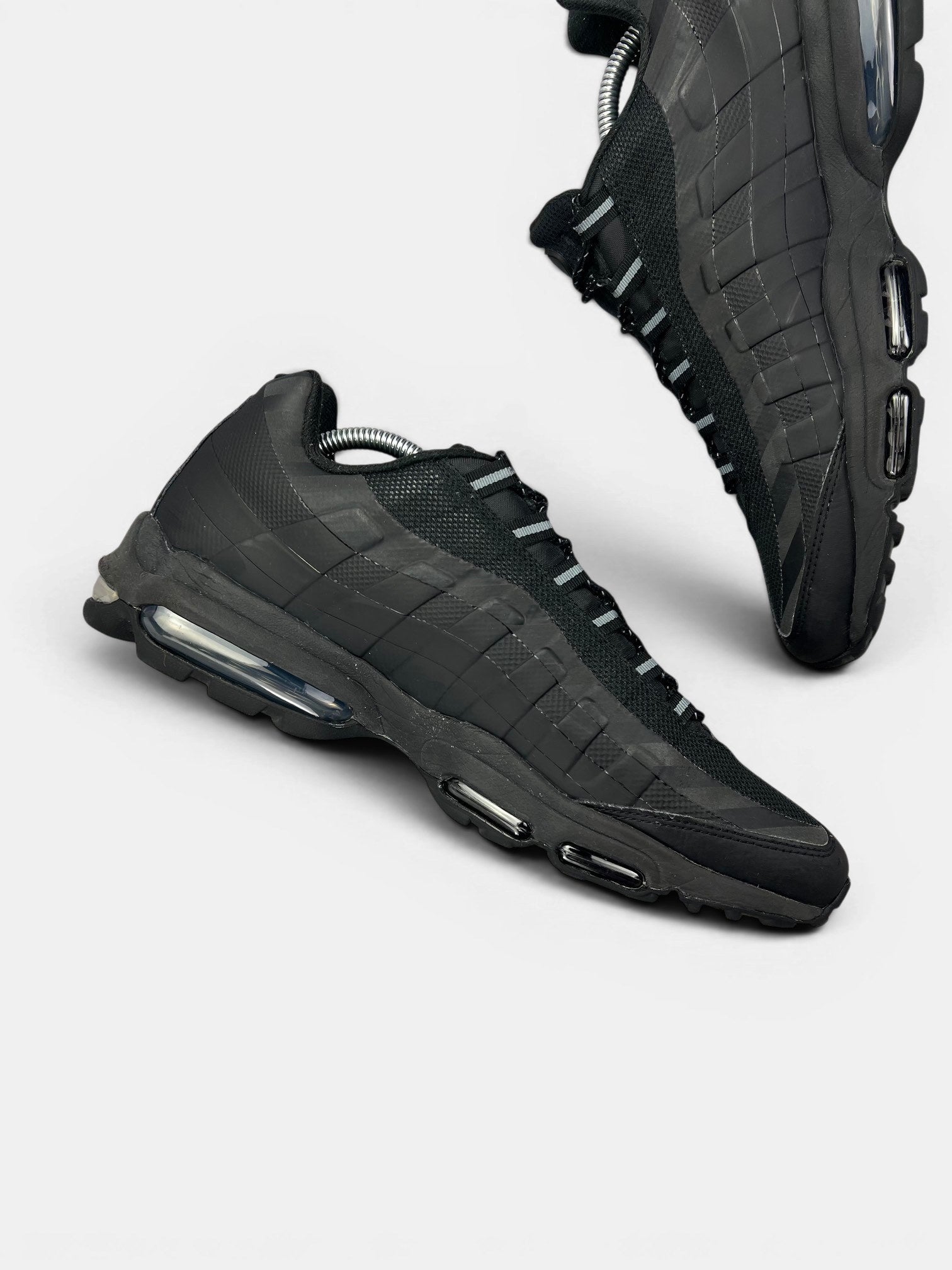 Nike Air Max 95 Ultra “Black / Grey” Ultra Black Grey — buty sportowe męskie w bardzo dobrym stanie rozmiar 44.5, wewnętrzny panel lewego buta