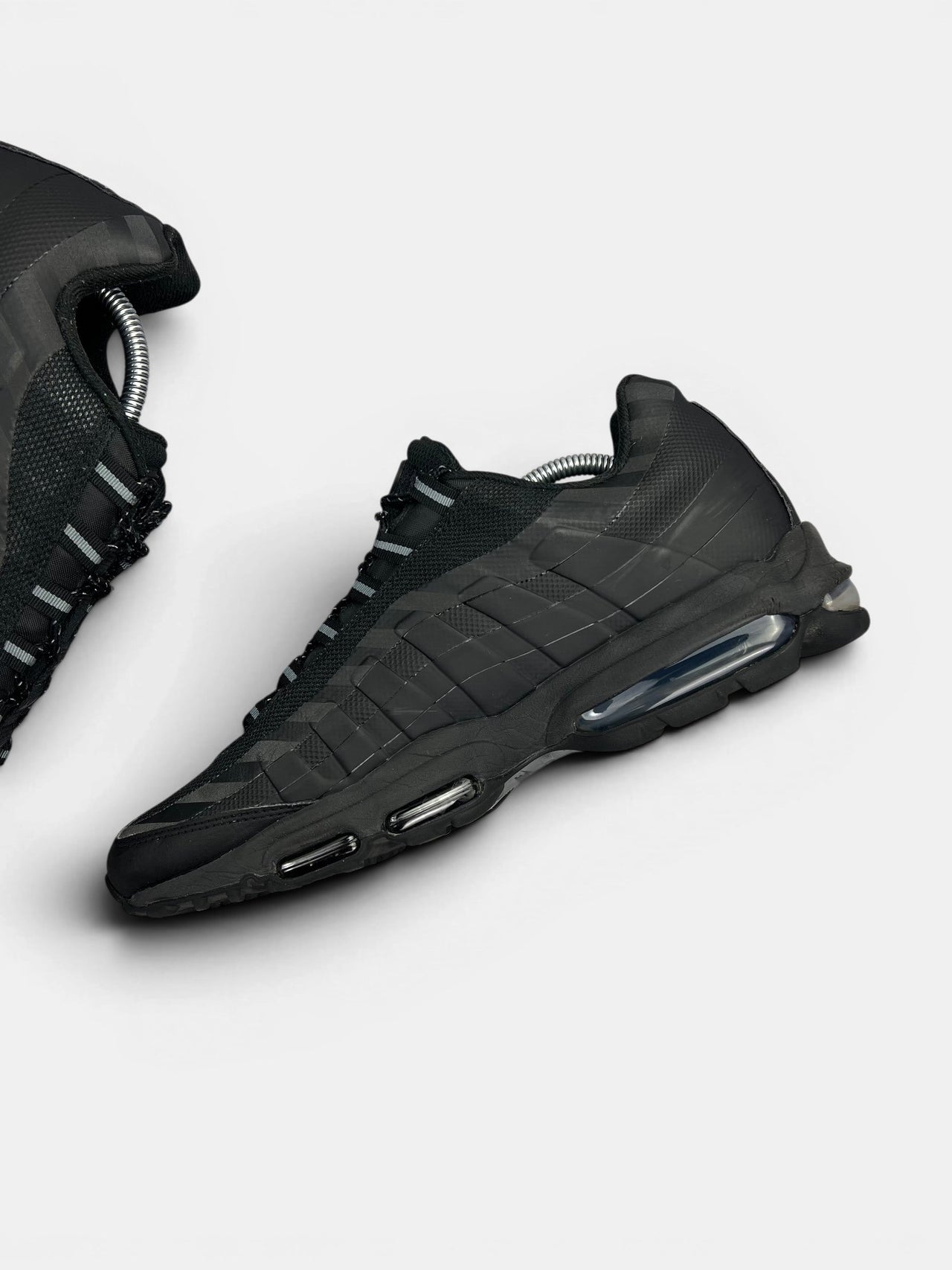 Nike Air Max 95 Ultra “Black / Grey” Ultra Black Grey — buty sportowe męskie w bardzo dobrym stanie rozmiar 44.5, wewnętrzny panel prawego buta