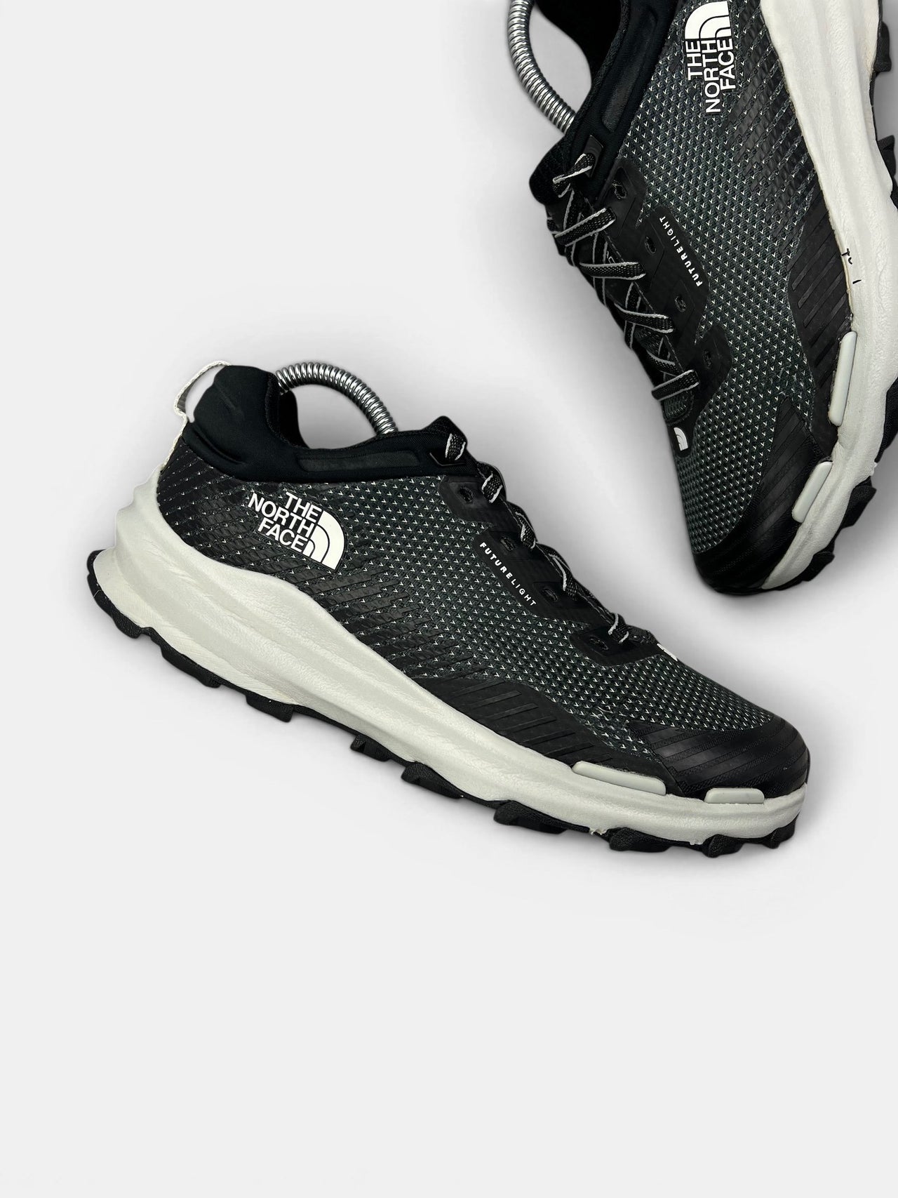 The North Face Vectiv Fastpack Futurelight — buty sportowe damskie w dobrym stanie rozmiar 40, zewnętrzny panel prawego buta