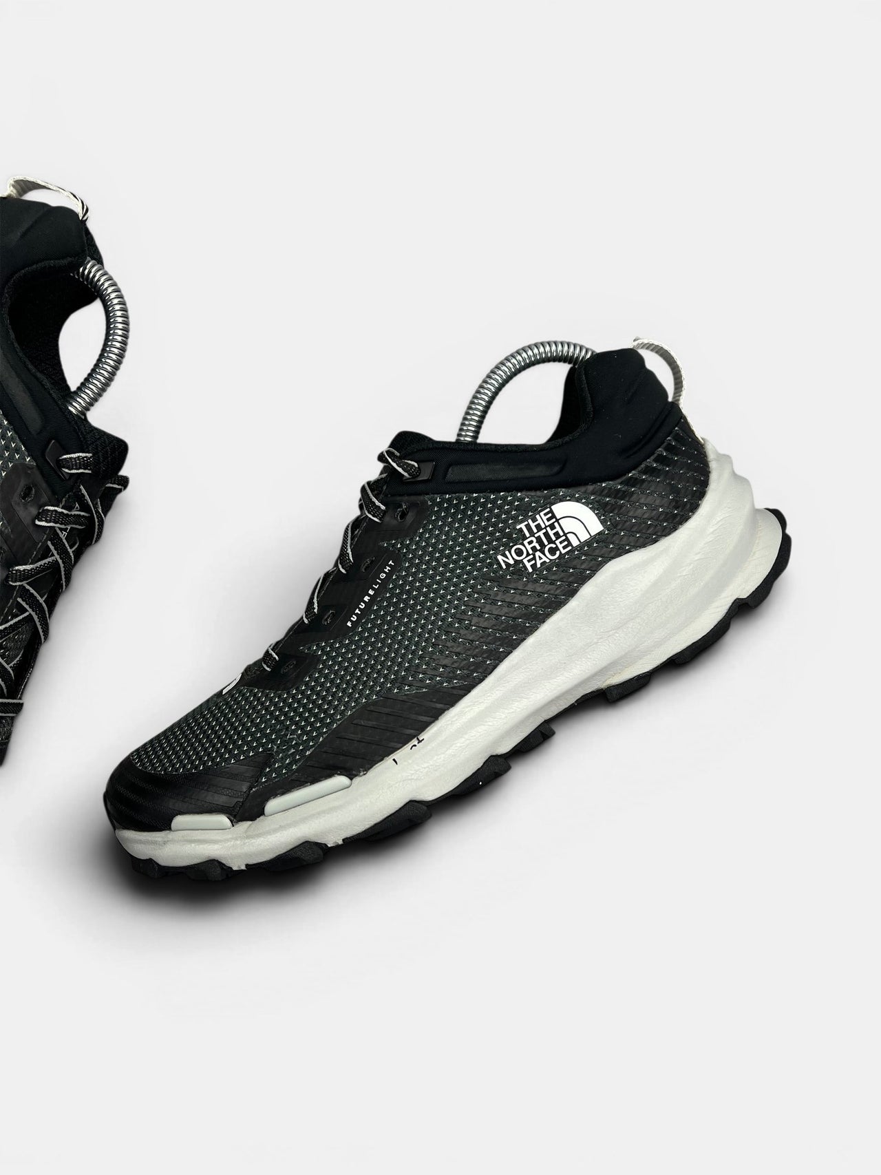 The North Face Vectiv Fastpack Futurelight — buty sportowe damskie w dobrym stanie rozmiar 40, zewnętrzny panel lewego buta