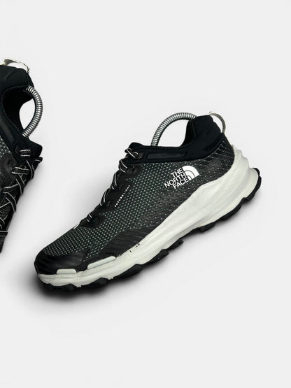 The North Face Vectiv Fastpack Futurelight — buty sportowe damskie w dobrym stanie rozmiar 40, zewnętrzny panel lewego buta