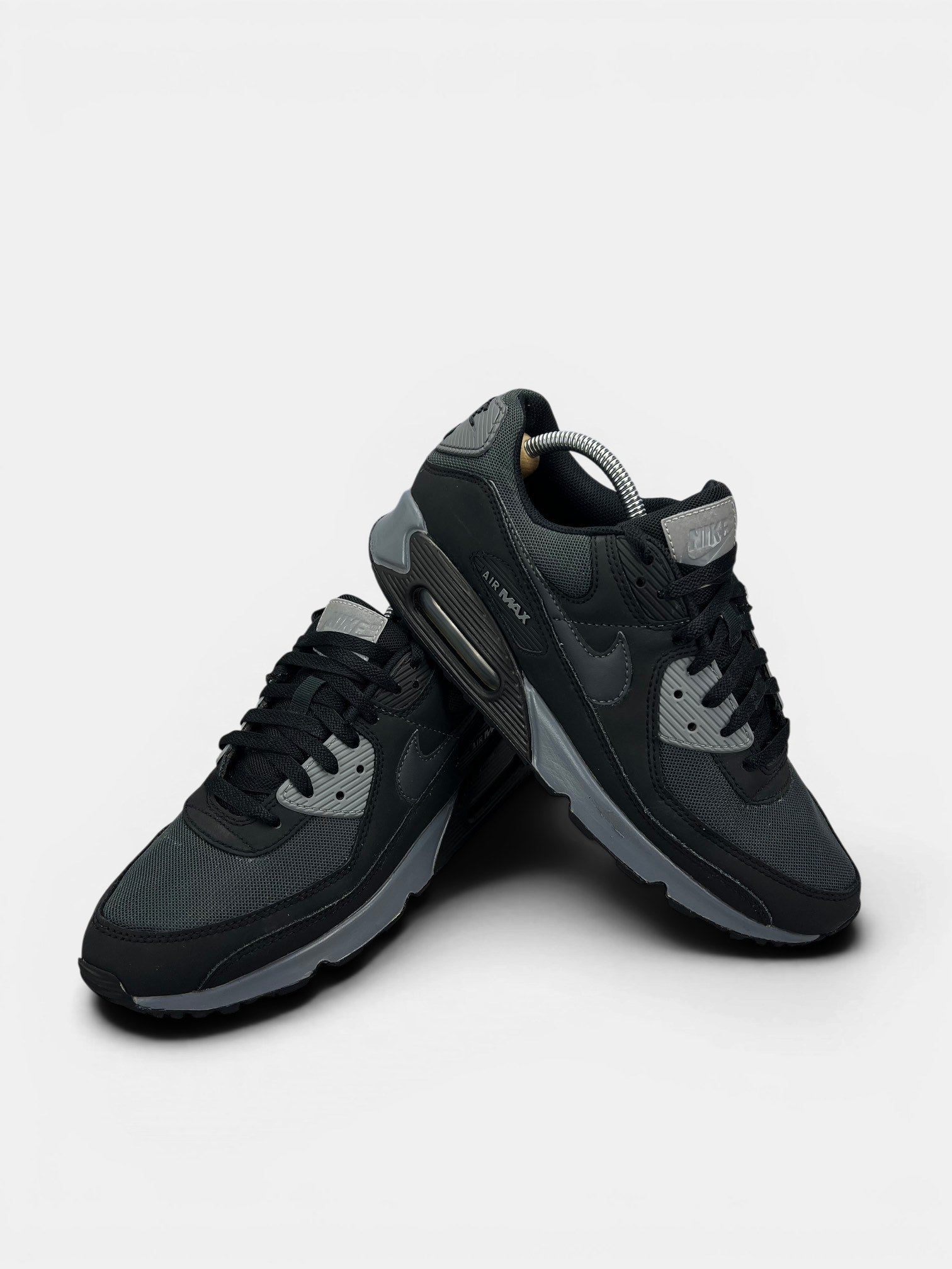 Nike Air Max 90 — buty sportowe męskie w bardzo dobrym stanie rozmiar 43, boczny profil