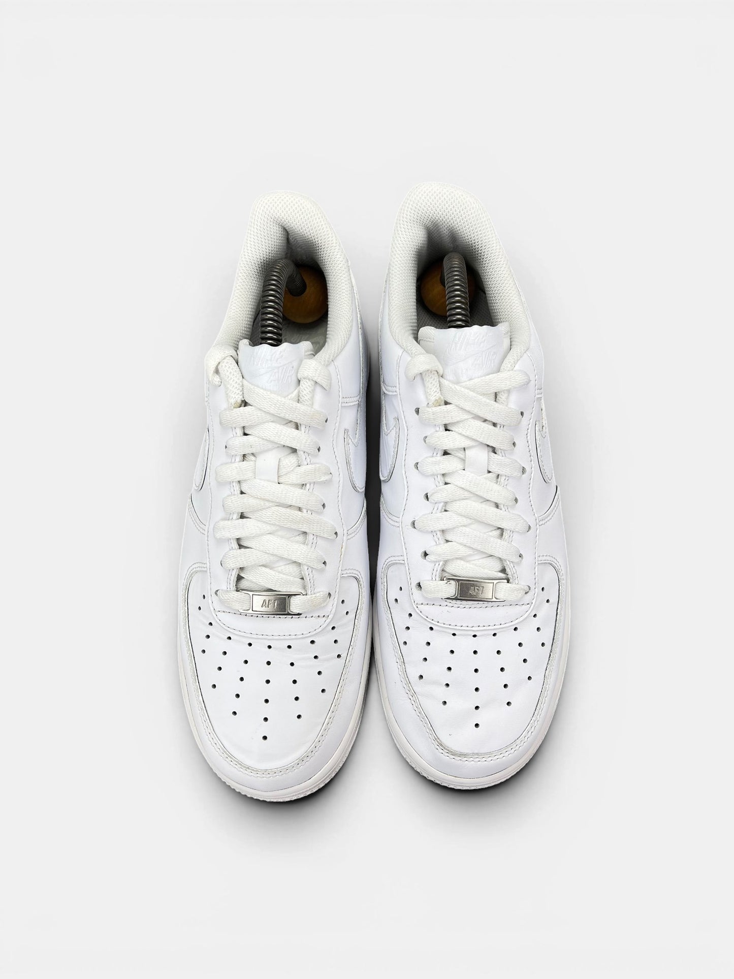 Nike Air Force 1 '07 — buty sportowe męskie w bardzo dobrym stanie rozmiar 41, widok z tyłu