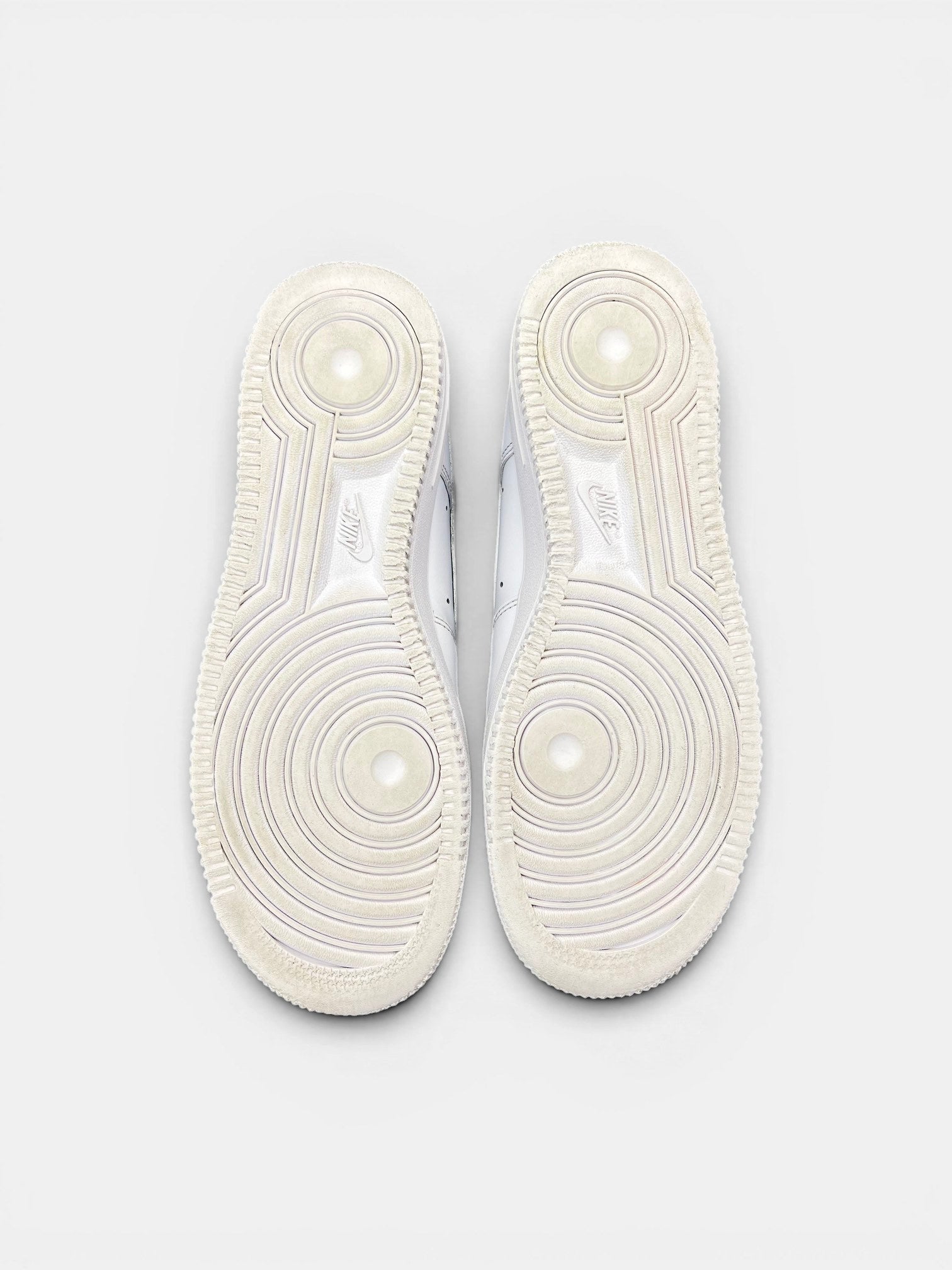 Nike Air Force 1 '07 — buty sportowe męskie w bardzo dobrym stanie rozmiar 41, podeszwa