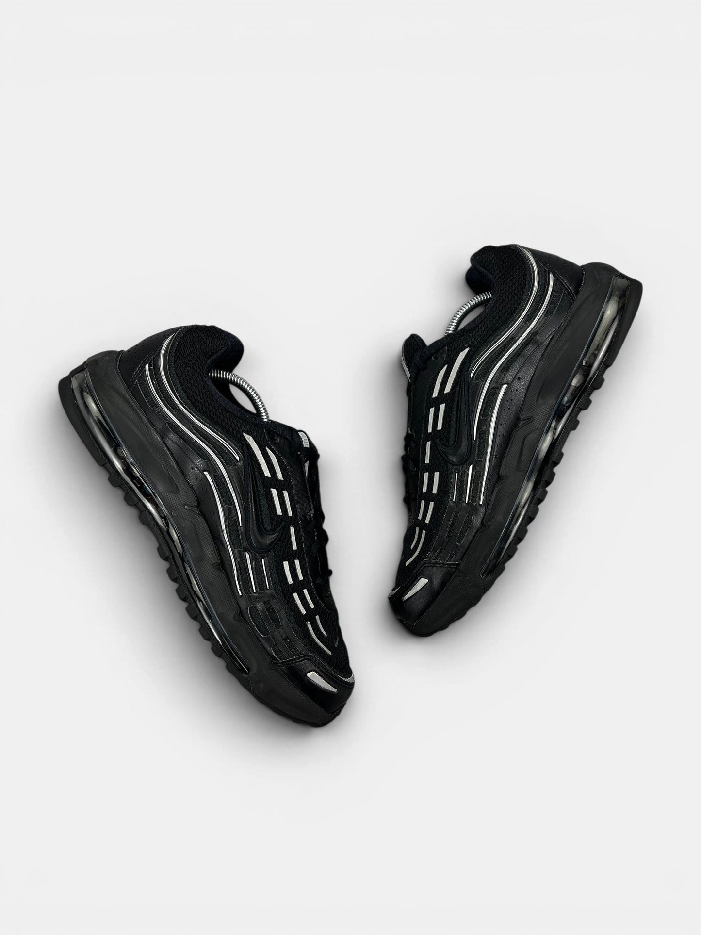 Nike Air Max TL 2.5 Black/Metallic Silver — buty sportowe męskie w bardzo dobrym stanie rozmiar 44.5, widok z góry na wewnętrzną stronę butów