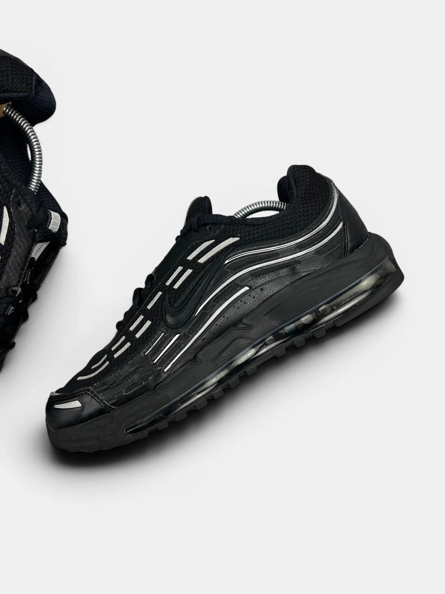 Nike Air Max TL 2.5 Black/Metallic Silver — buty sportowe męskie w bardzo dobrym stanie rozmiar 44.5, wewnętrzny panel prawego buta