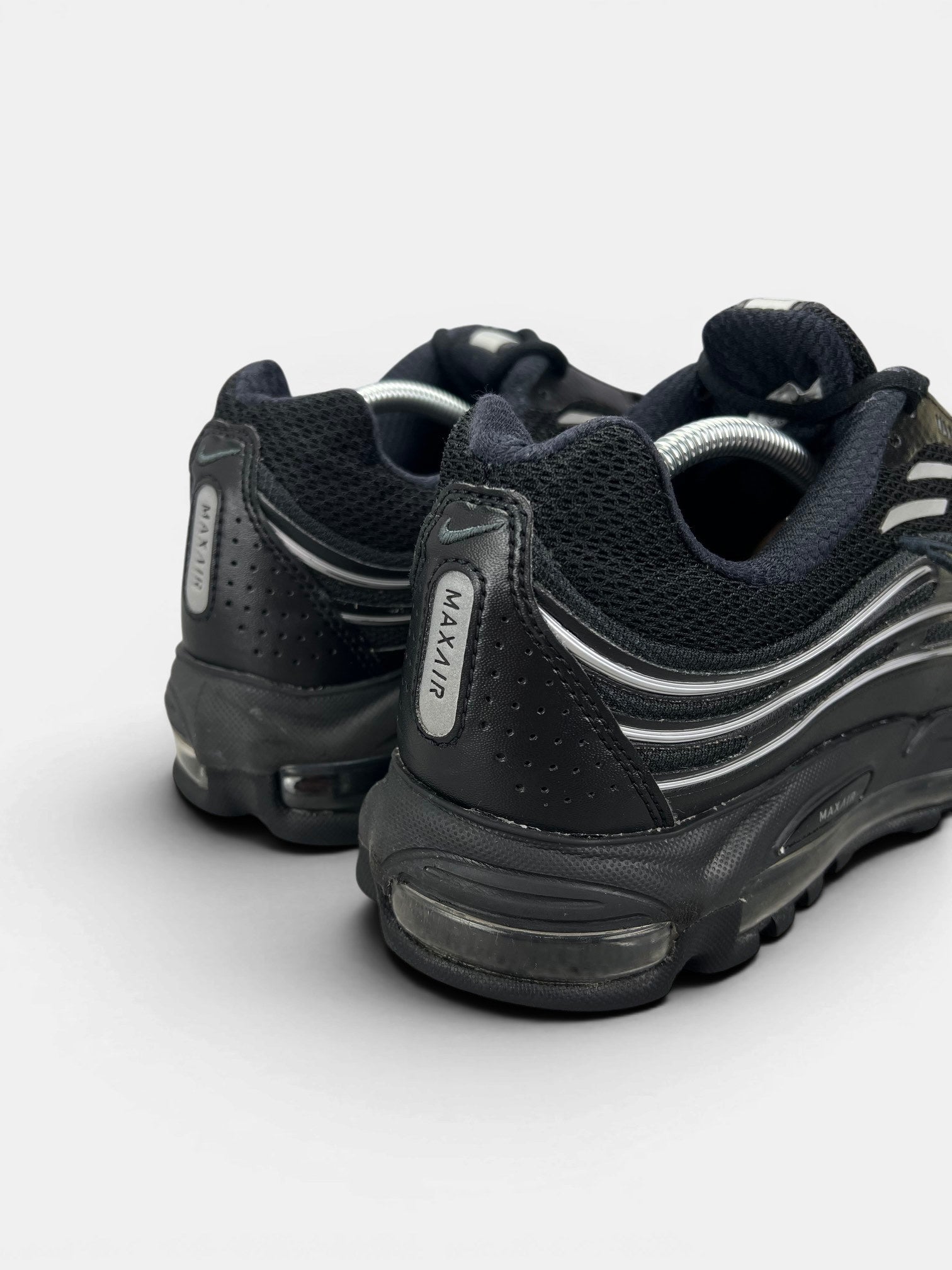 Nike Air Max TL 2.5 Black/Metallic Silver — buty sportowe męskie w bardzo dobrym stanie rozmiar 44.5, widok z tyłu