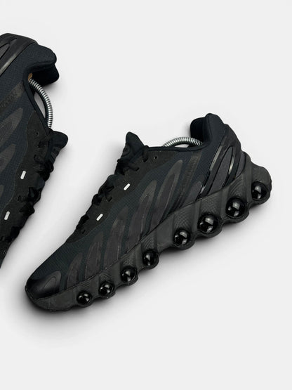 Nike Air Max Dn8 — buty sportowe męskie w bardzo dobrym stanie rozmiar 44, wewnętrzny panel prawego buta