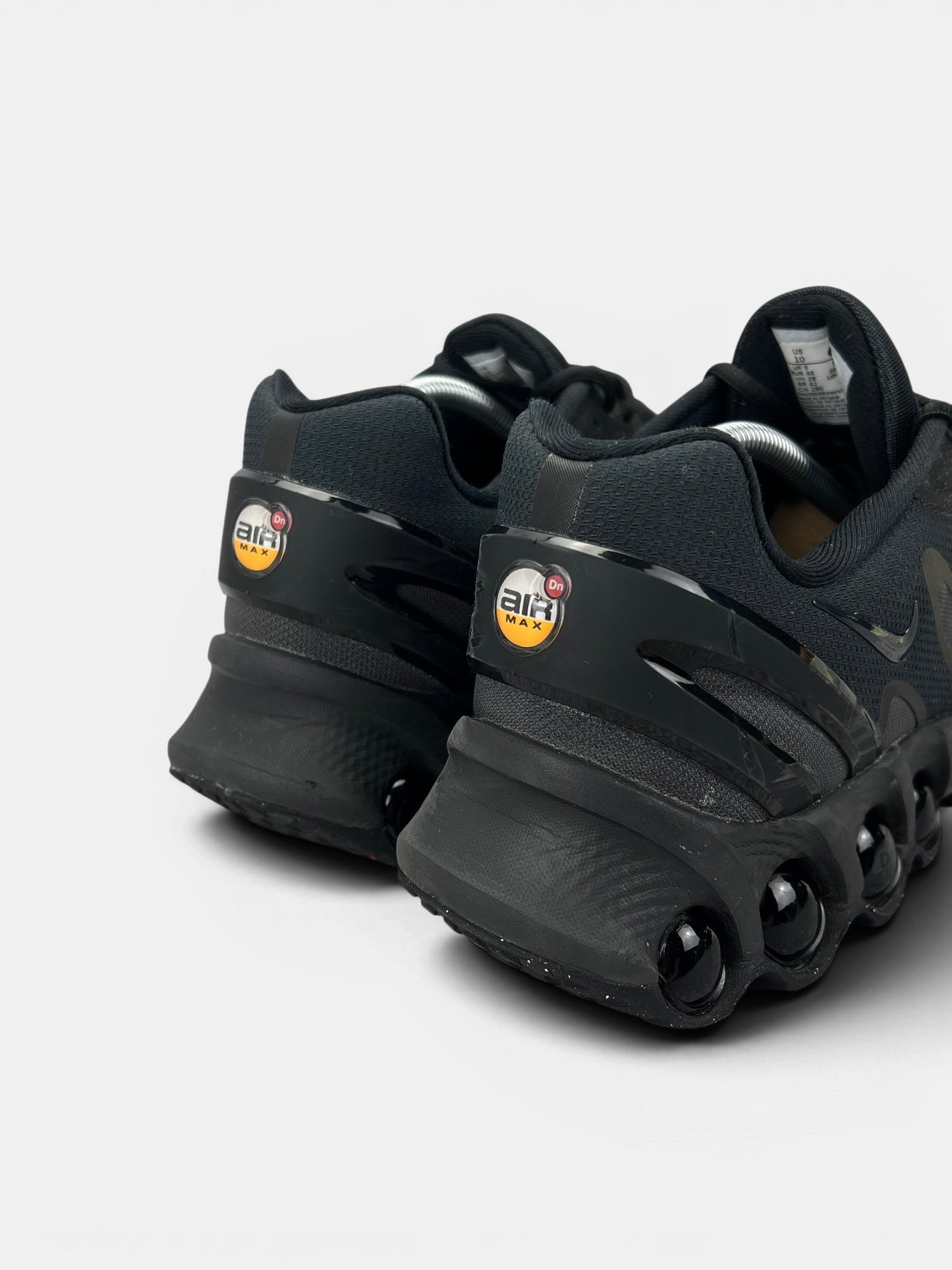 Nike Air Max Dn8 — buty sportowe męskie w bardzo dobrym stanie rozmiar 44, widok z tyłu