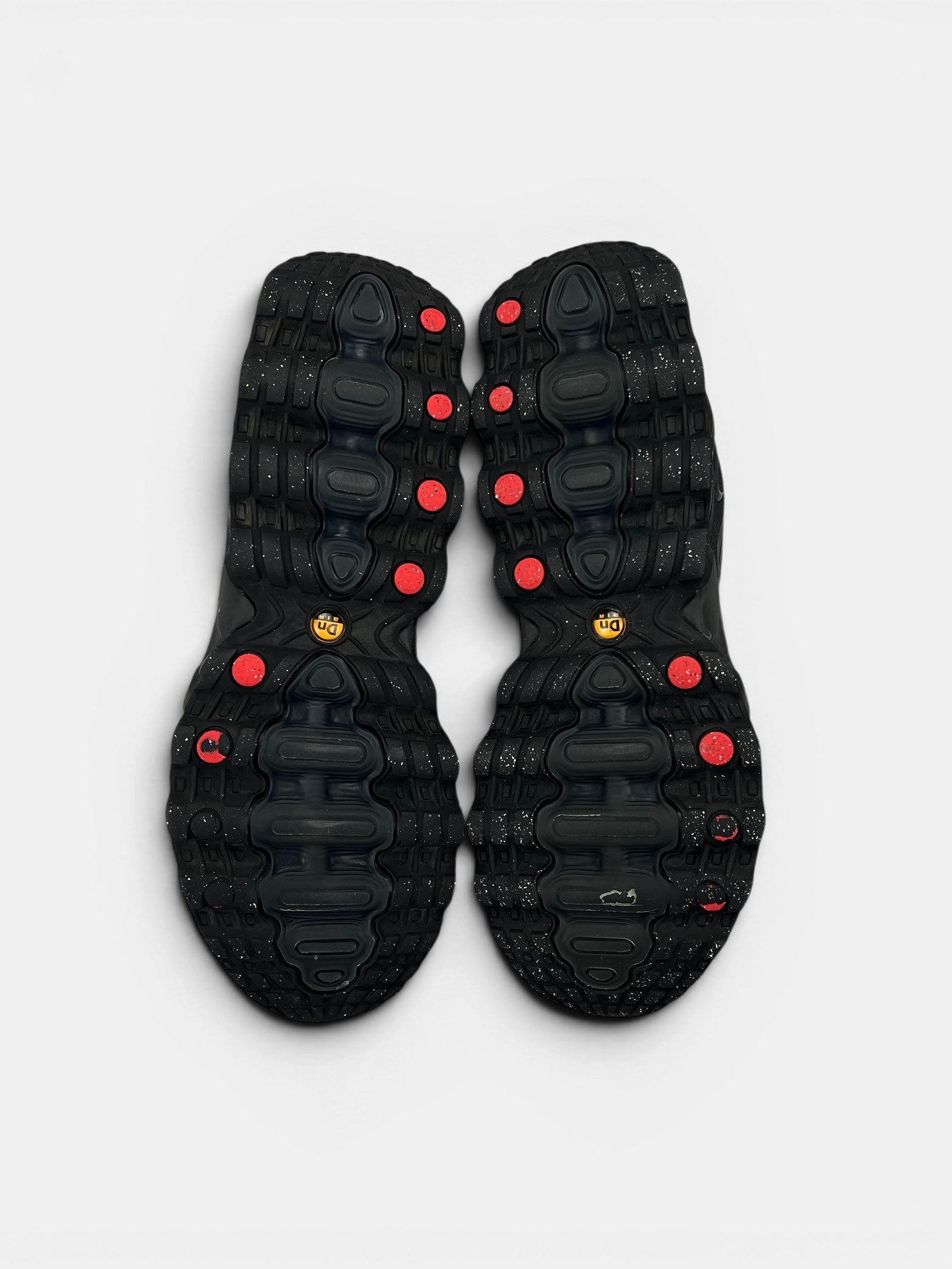 Nike Air Max Dn8 — buty sportowe męskie w bardzo dobrym stanie rozmiar 44, podeszwa