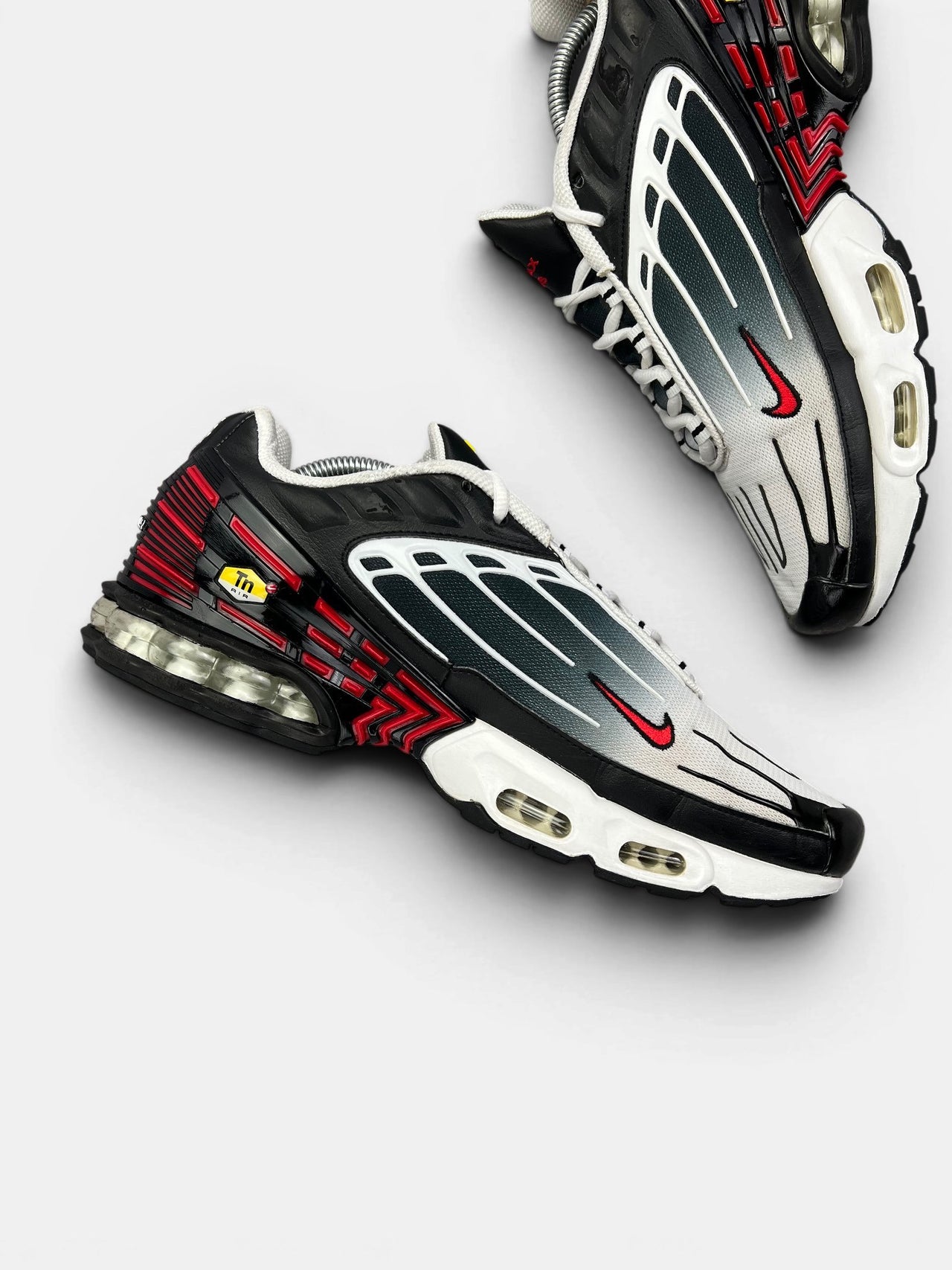 Nike Air Max Plus 3 III (TN) Black University Red — buty sportowe damskie w bardzo dobrym stanie rozmiar 44, wewnętrzny panel lewego buta