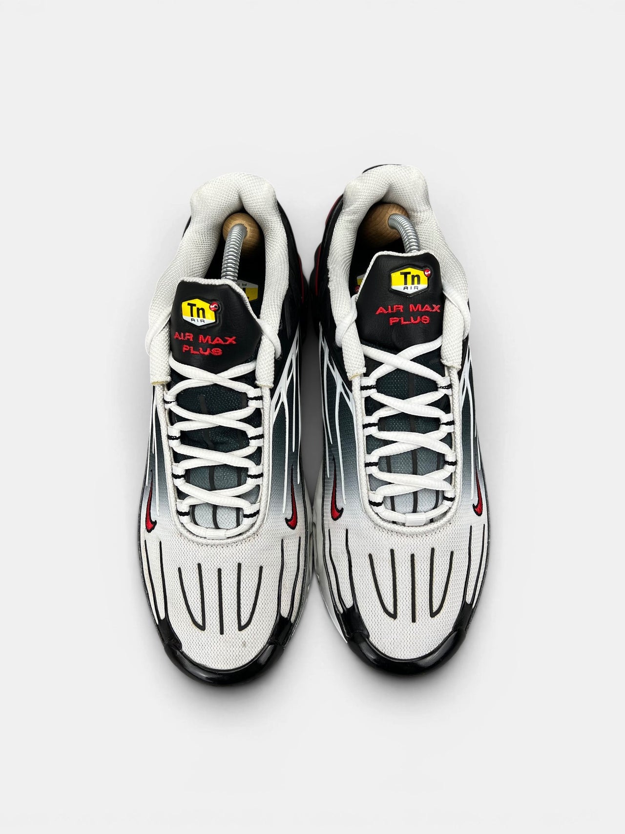 Nike Air Max Plus 3 III (TN) Black University Red — buty sportowe damskie w bardzo dobrym stanie rozmiar 44, widok z góry