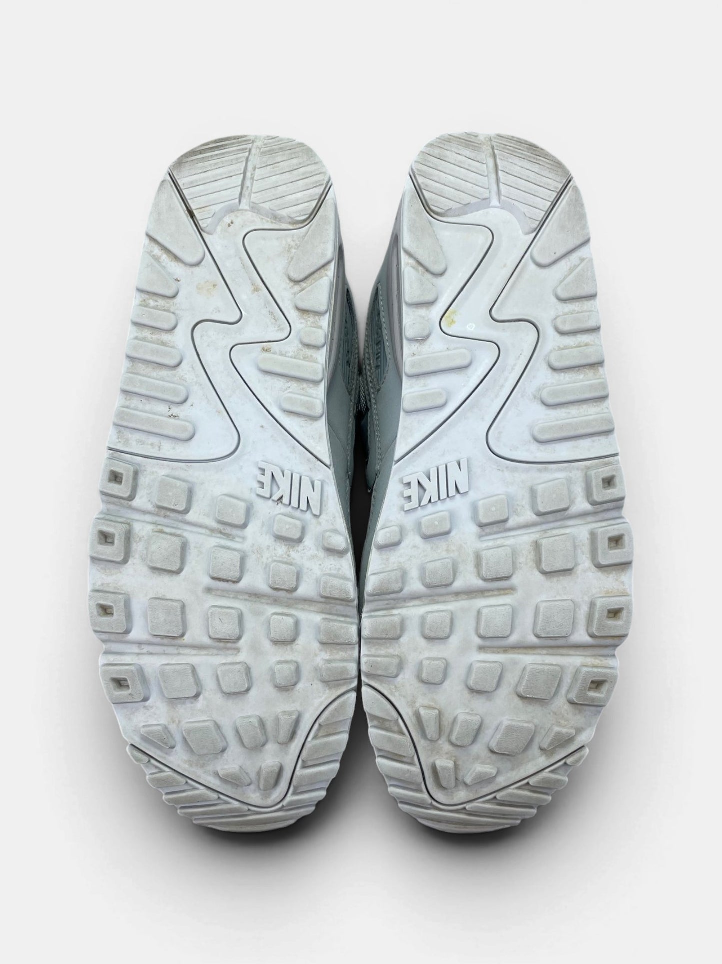 Nike Air Max 90 Wolf Grey — buty sportowe męskie w bardzo dobrym stanie rozmiar 43, podeszwa