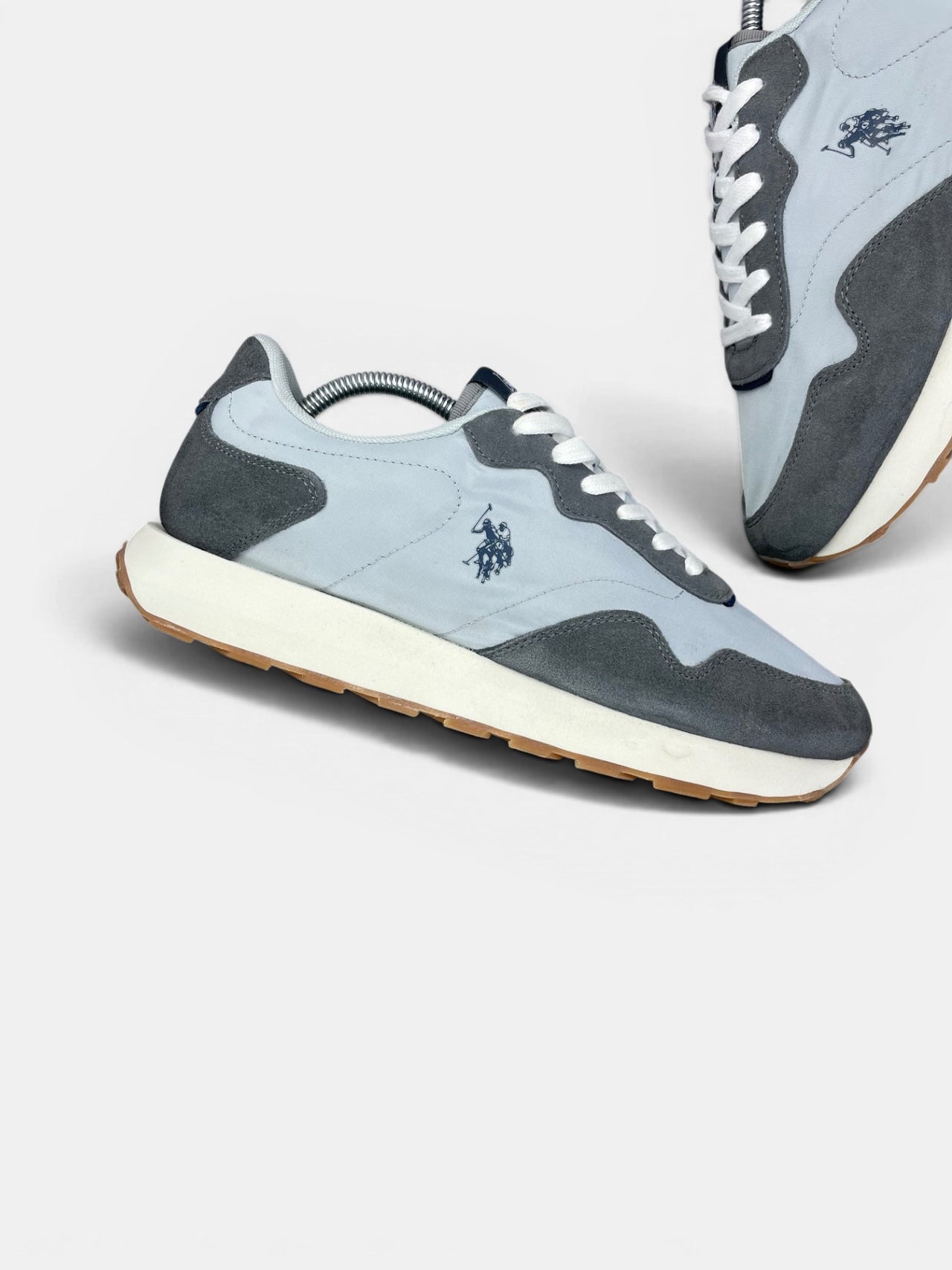 U.S. Polo Assn. Alexis — buty sportowe męskie w bardzo dobrym stanie rozmiar 43, zewnętrzny panel lewego buta