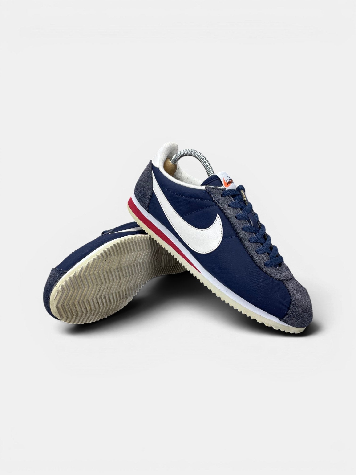 Nike Classic Cortez Midnight Navy — buty sportowe męskie w bardzo dobrym stanie rozmiar 42.5, boczny profil
