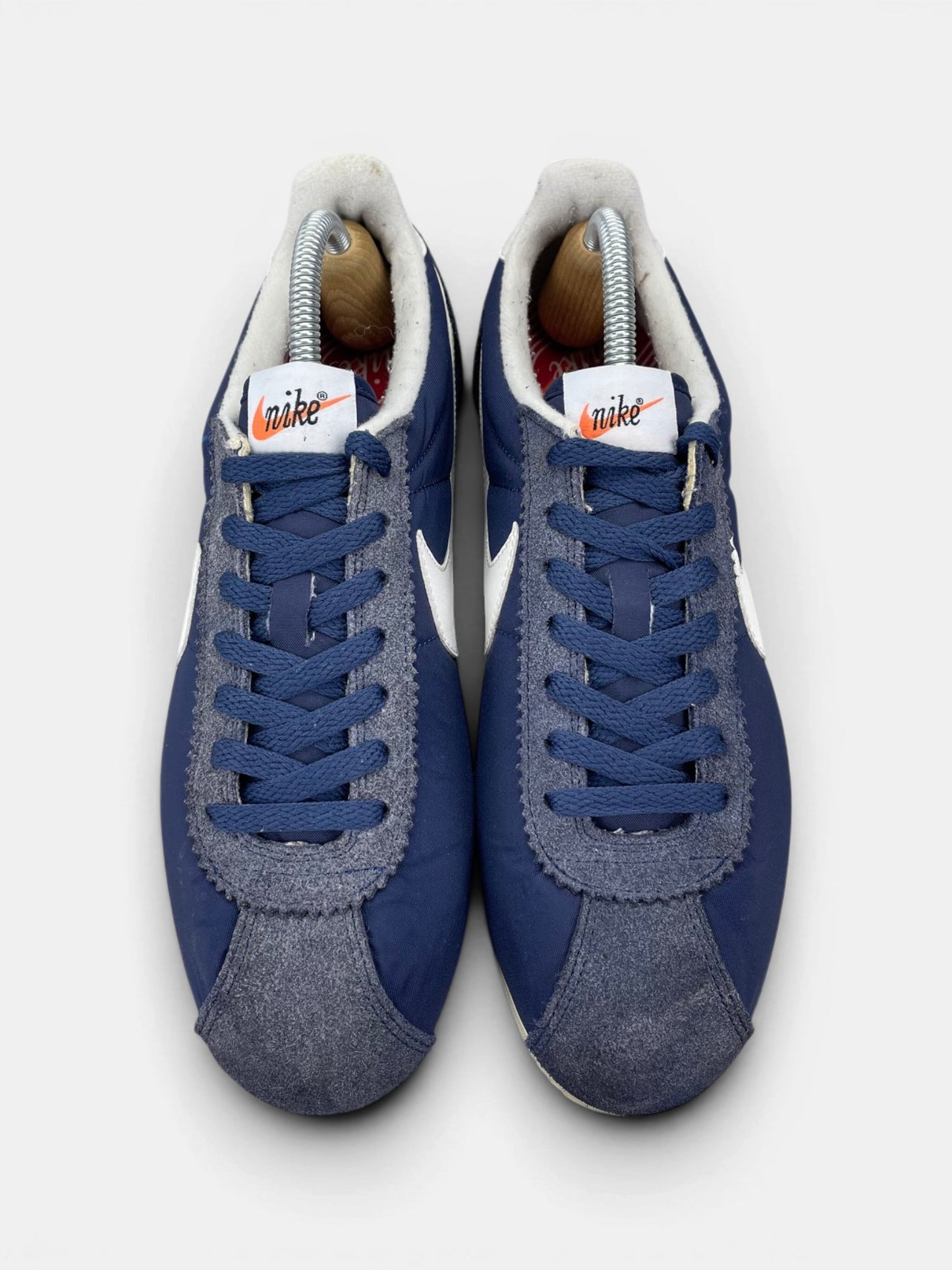Nike Classic Cortez Midnight Navy — buty sportowe męskie w bardzo dobrym stanie rozmiar 42.5, widok z góry