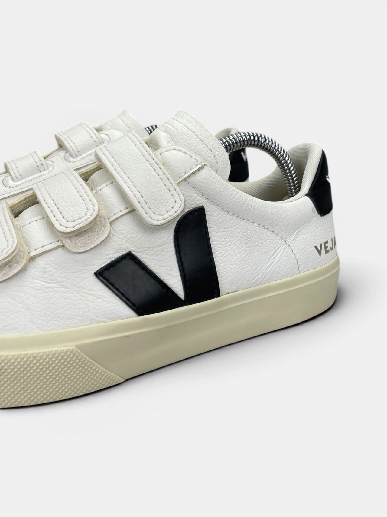 Veja Recife Logo ChromeFree — buty sportowe damskie w bardzo dobrym stanie rozmiar 39, opcjonalne zdjęcie 1