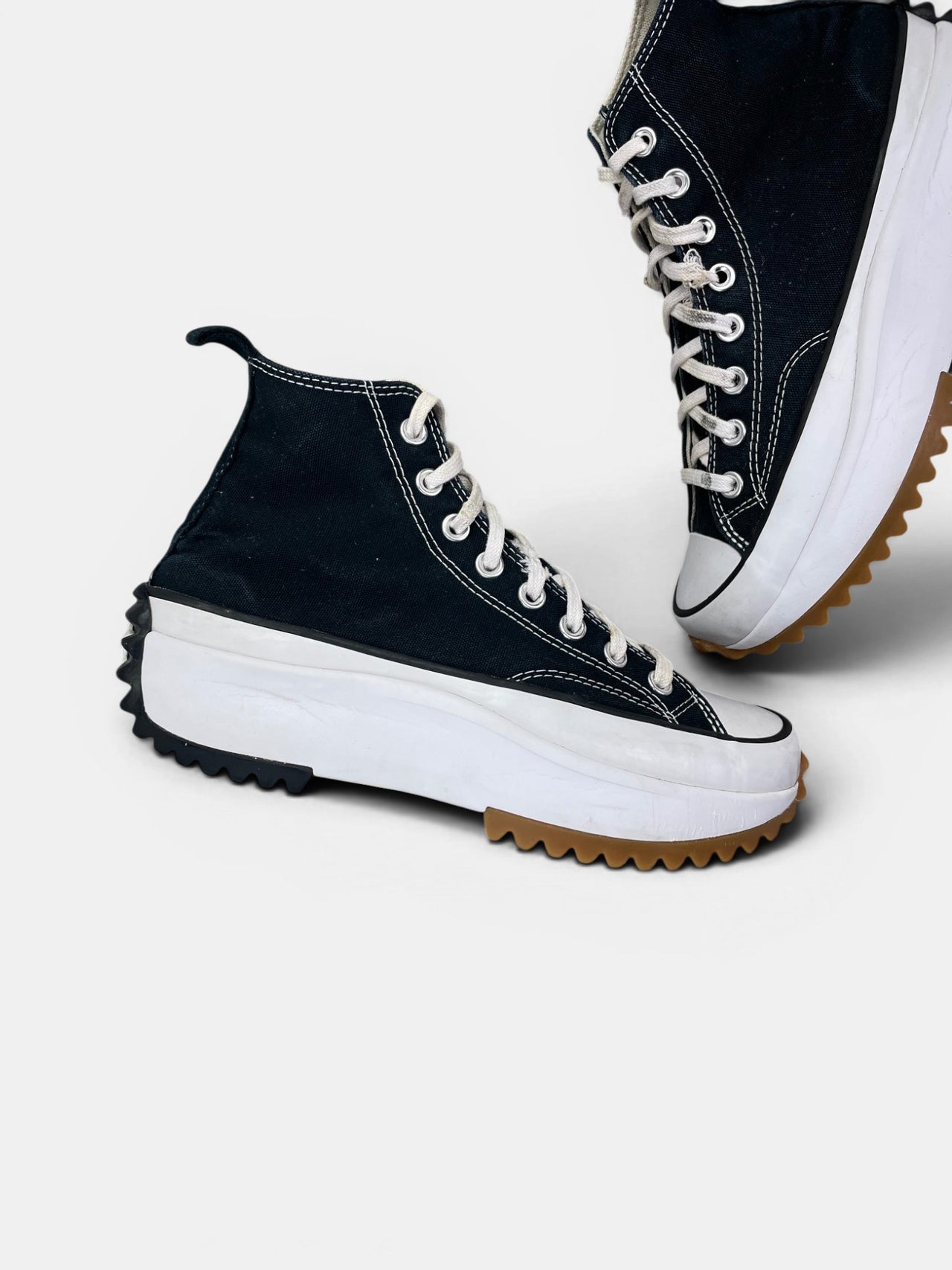 Converse Run Star Hike Platform Black — buty sportowe damskie w bardzo dobrym stanie rozmiar 40.5, zewnętrzny panel lewego buta