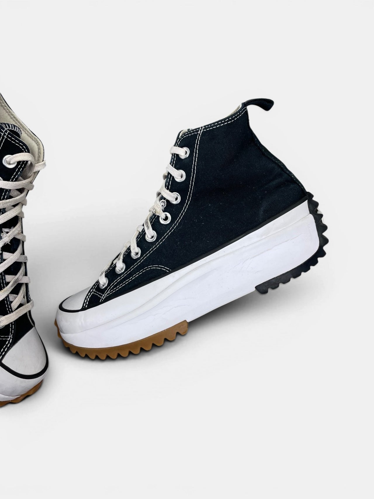 Converse Run Star Hike Platform Black — buty sportowe damskie w bardzo dobrym stanie rozmiar 40.5, widok z góry na wewnętrzną stronę butów