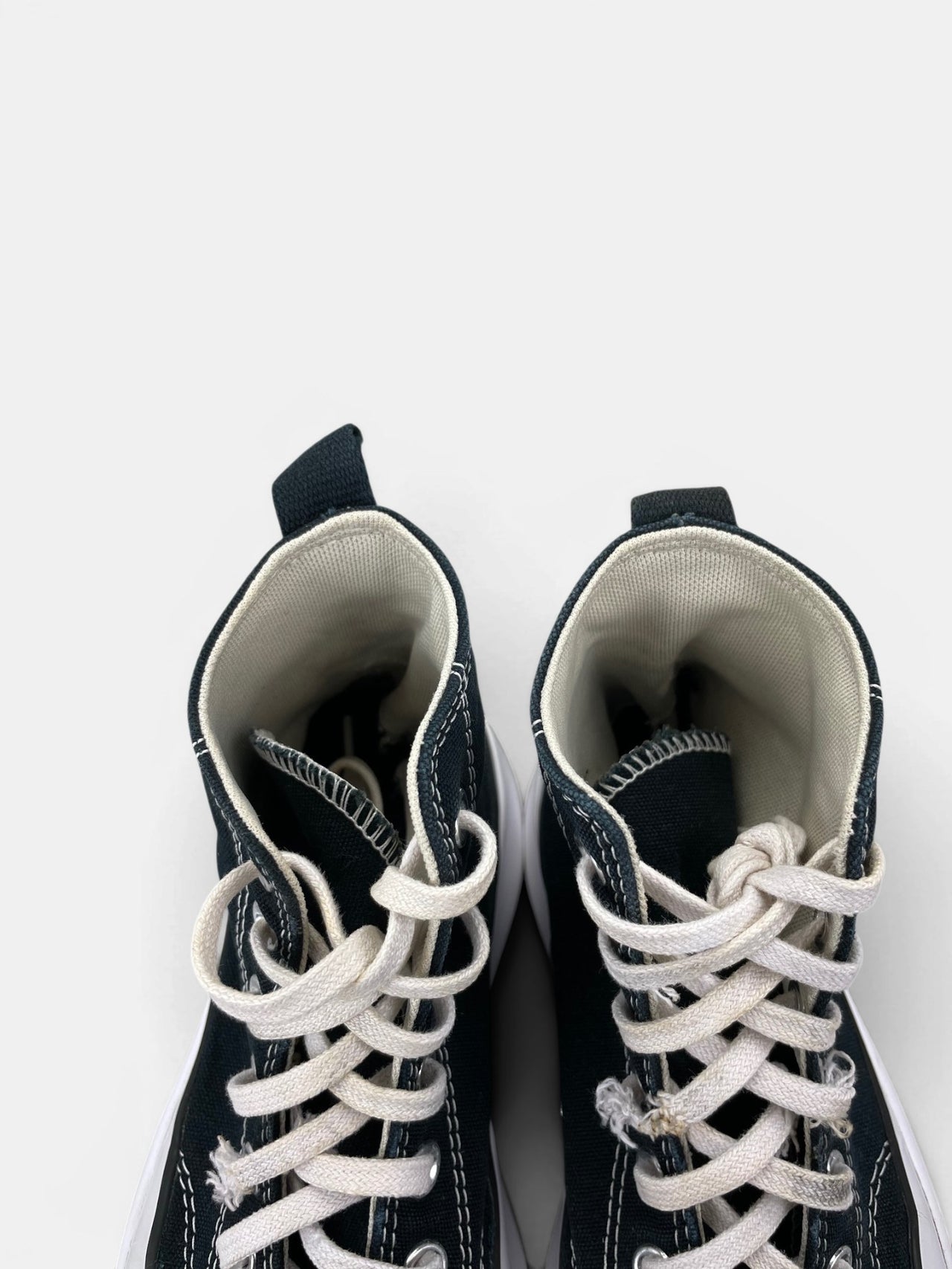 Converse Run Star Hike Platform Black — buty sportowe damskie w bardzo dobrym stanie rozmiar 40.5, zapiętki butów