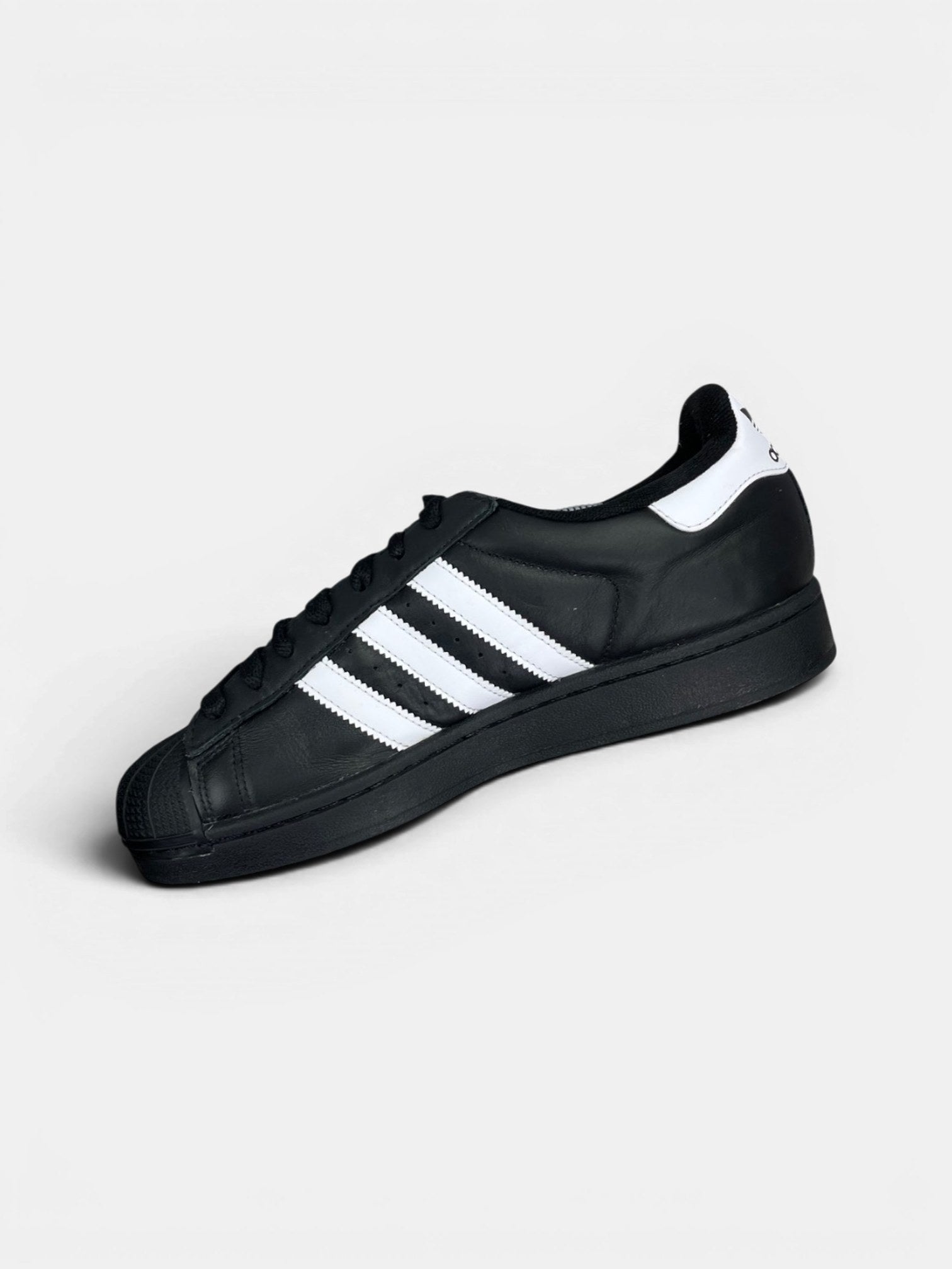 Adidas Superstar II Black White — buty sportowe męskie w bardzo dobrym stanie rozmiar 41 1/3, wewnętrzny panel prawego buta