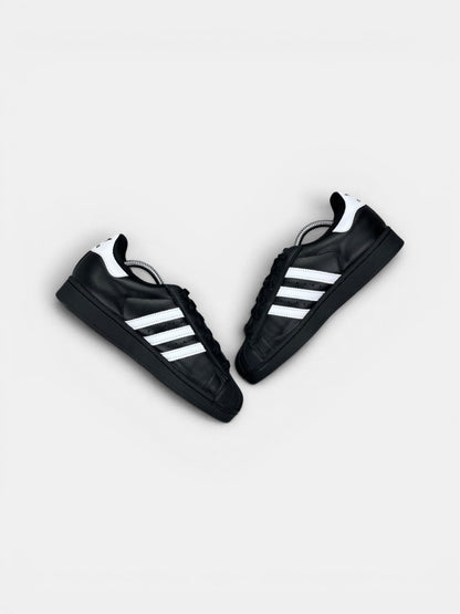 Adidas Superstar II — buty sportowe damskie w bardzo dobrym stanie rozmiar 38 2/3, widok z góry na wewnętrzną stronę butów