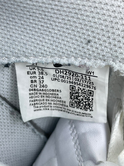 Nike Air Force 1 Low Triple White — buty sportowe damskie w bardzo dobrym stanie rozmiar 38.5, opcjonalne zdjęcie 2
