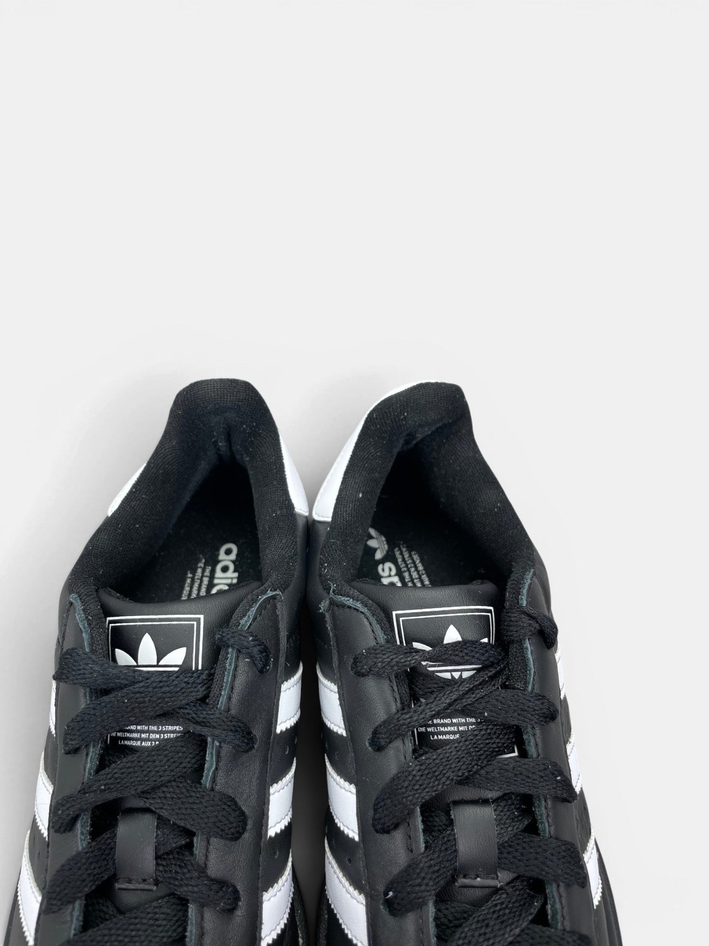 Adidas Superstar II Black White — buty sportowe damskie w bardzo dobrym stanie rozmiar 39 1/3, zapiętki butów
