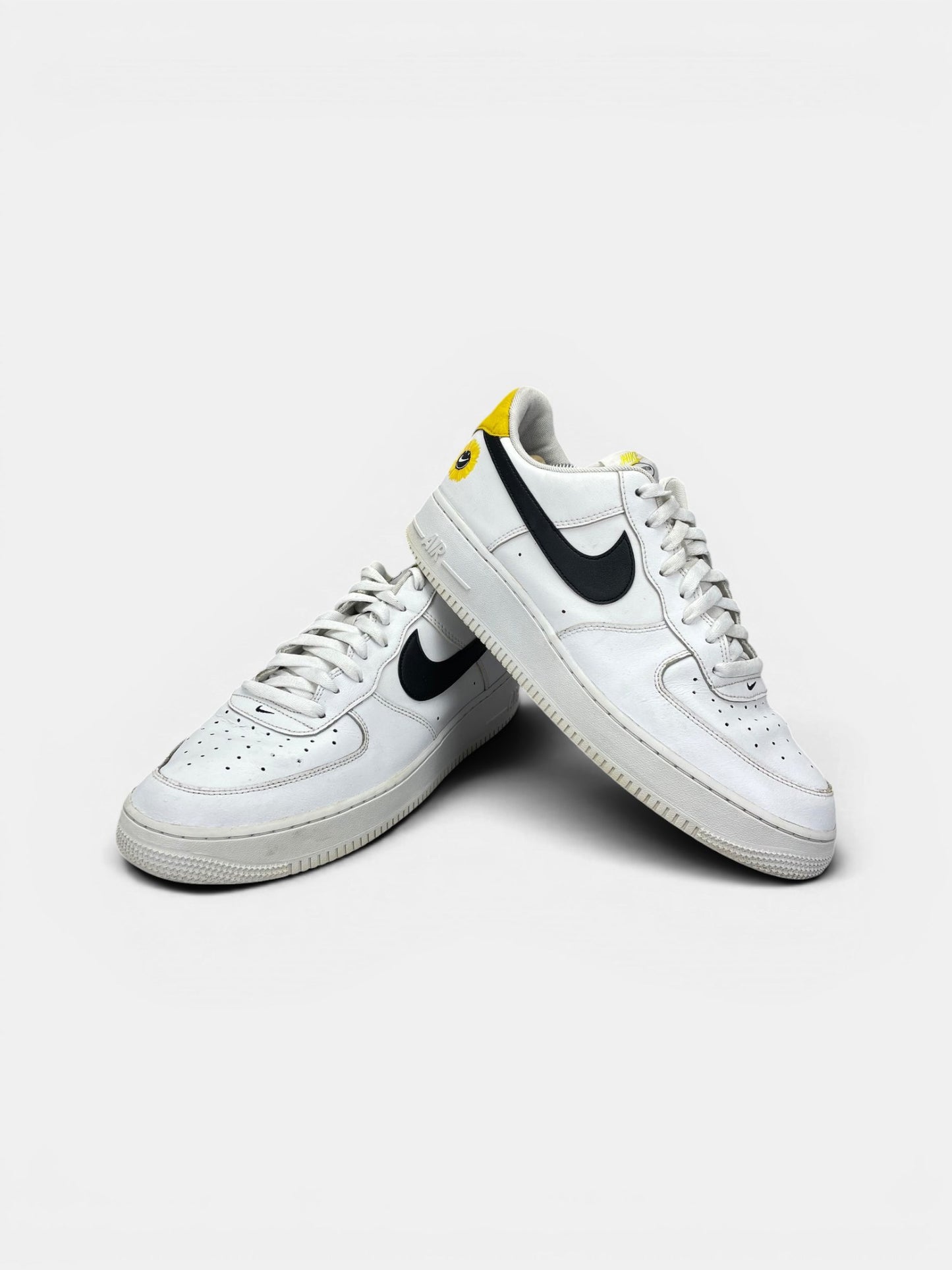 Nike Air Force 1 Low Have A Nike Day — buty sportowe męskie w bardzo dobrym stanie rozmiar 46, boczny profil