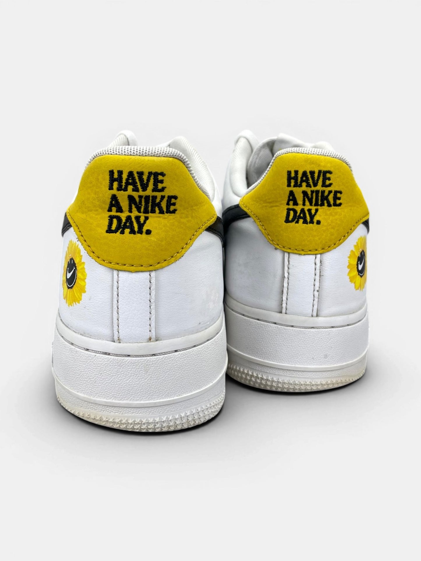 Nike Air Force 1 Low Have A Nike Day — buty sportowe męskie w bardzo dobrym stanie rozmiar 46, widok z tyłu