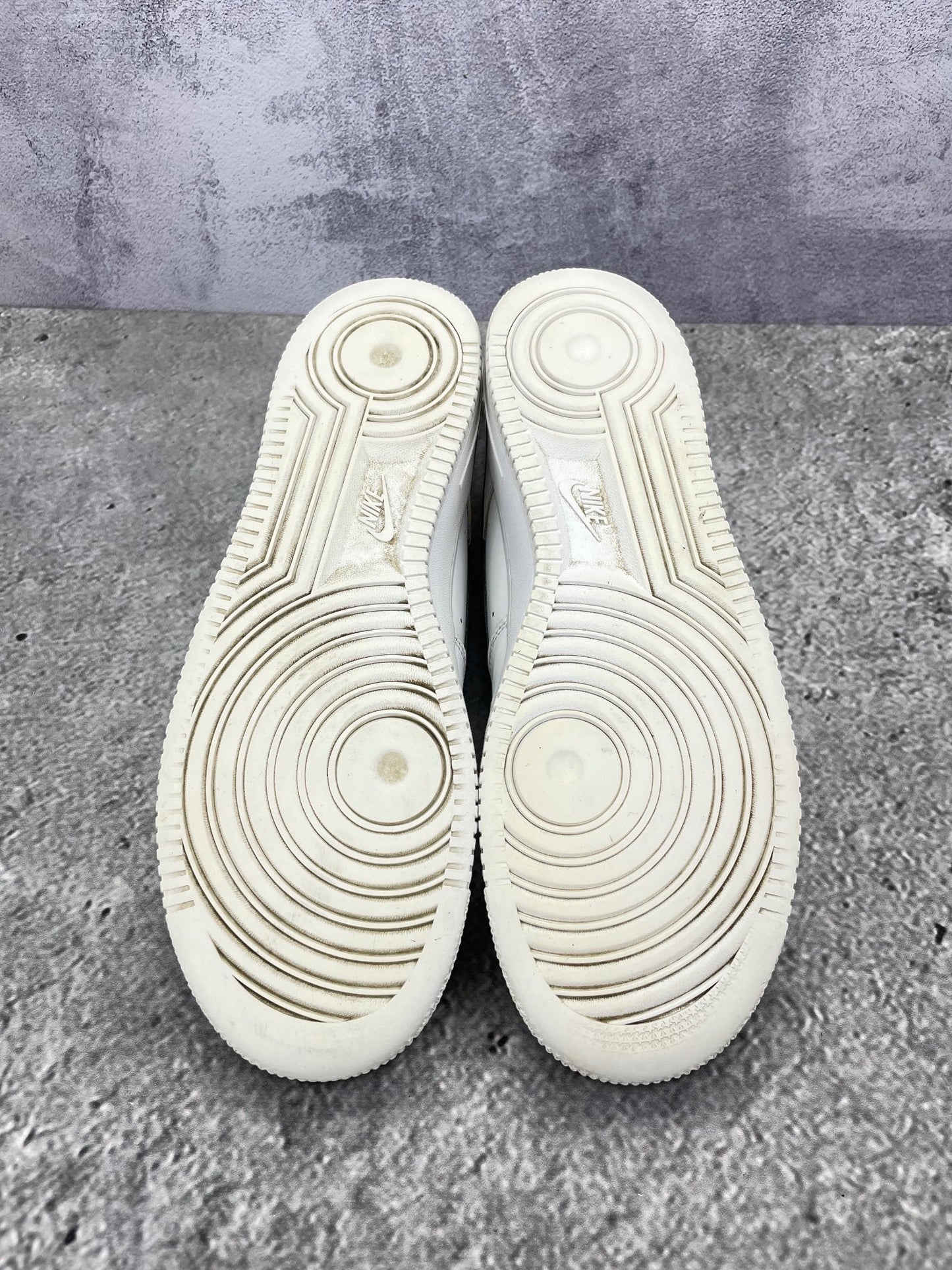 Nike Air Force 1 Low Have A Nike Day — buty sportowe męskie w bardzo dobrym stanie rozmiar 46, podeszwa