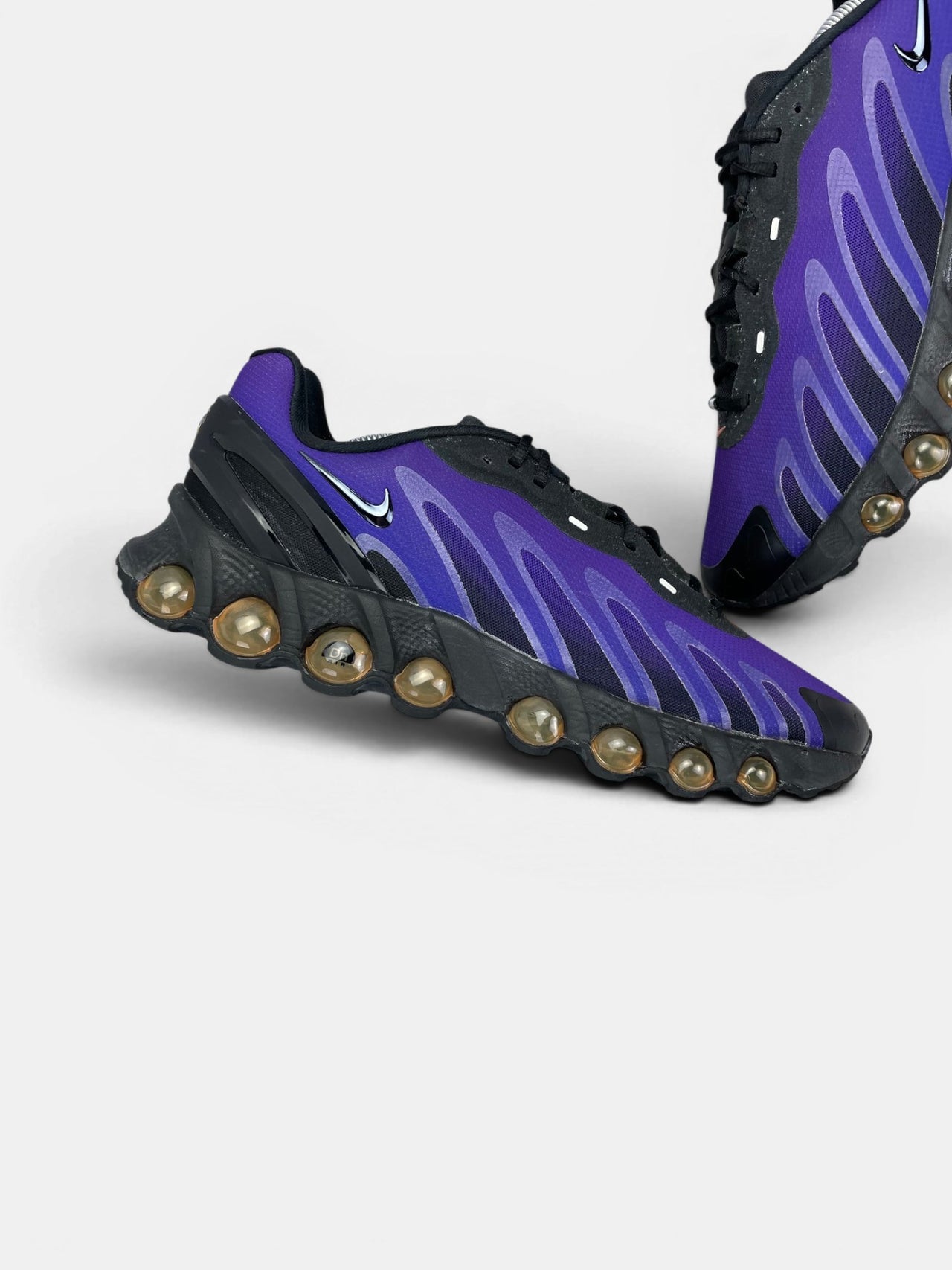 Nike Air Max DN8 Fierce Purple — buty sportowe męskie w bardzo dobrym stanie rozmiar 45.5, zewnętrzny panel prawego buta