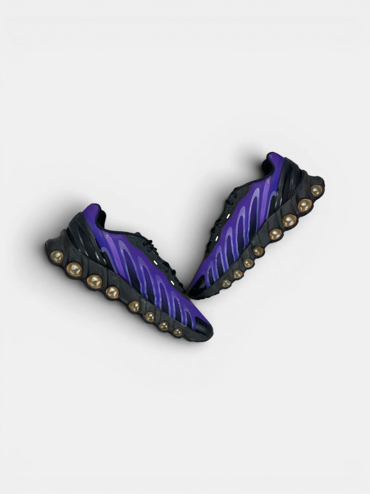 Nike Air Max DN8 Fierce Purple — buty sportowe męskie w bardzo dobrym stanie rozmiar 45.5, widok z góry na wewnętrzną stronę butów