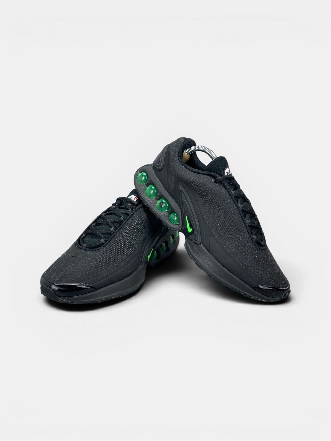 Nike Air Max DN Black Green Strike — buty sportowe męskie w bardzo dobrym stanie rozmiar 42, boczny profil
