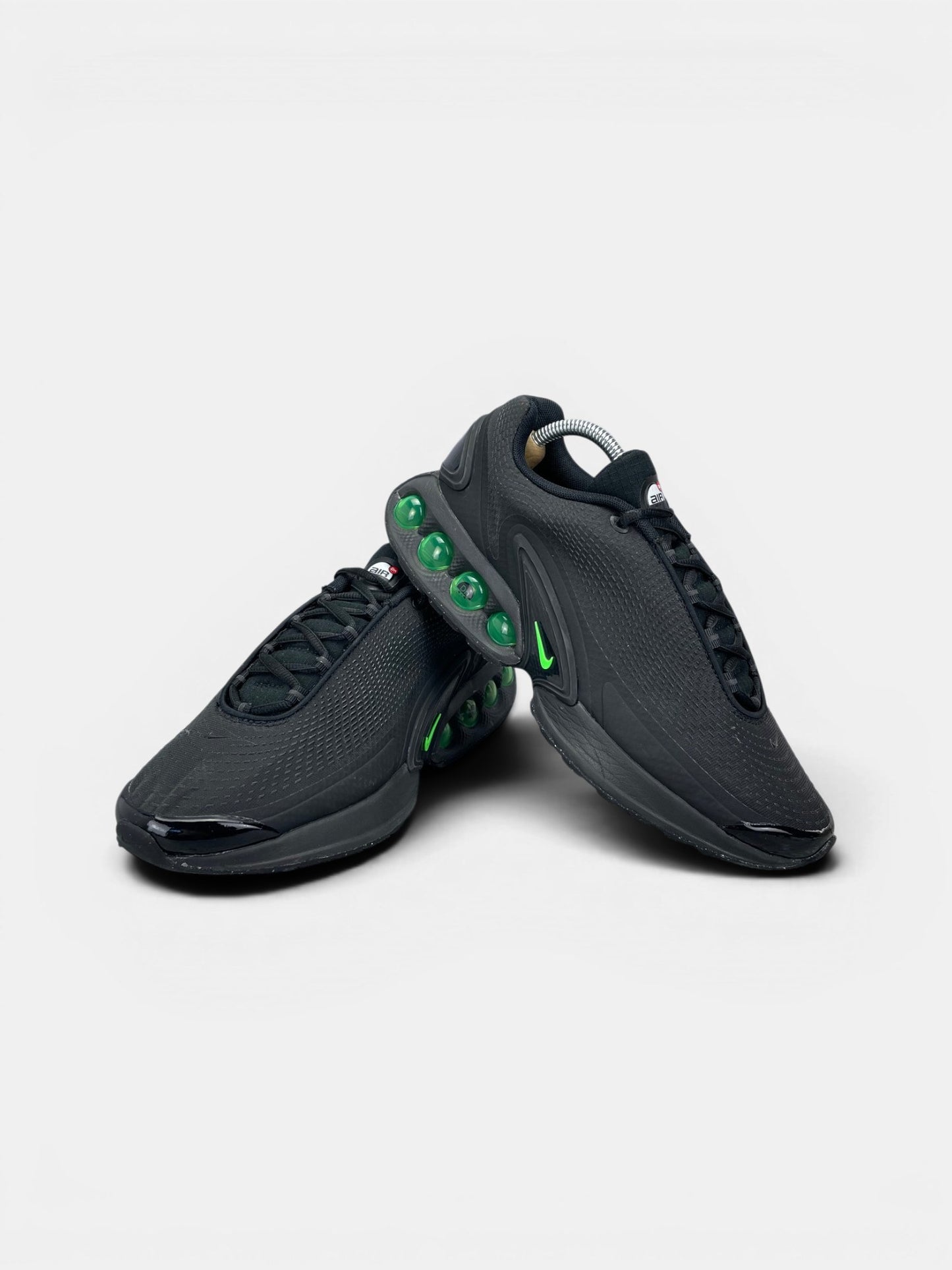 Nike Air Max DN Black Green Strike — buty sportowe męskie w bardzo dobrym stanie rozmiar 42, boczny profil