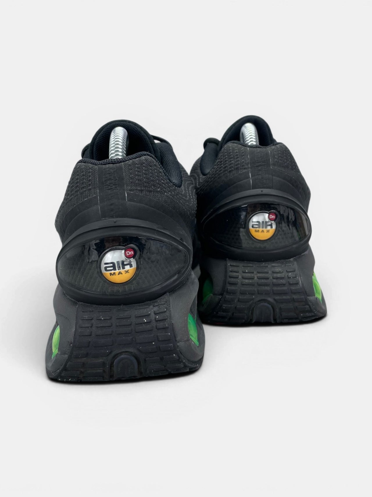 Nike Air Max DN Black Green Strike — buty sportowe męskie w bardzo dobrym stanie rozmiar 42, widok z tyłu