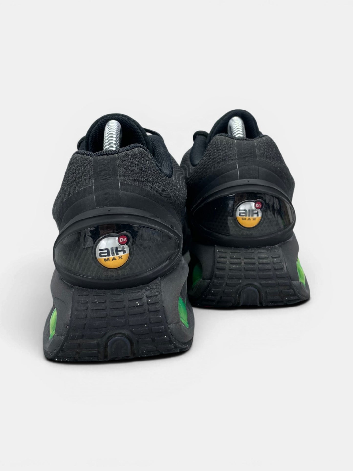 Nike Air Max DN Black Green Strike — buty sportowe męskie w bardzo dobrym stanie rozmiar 42, widok z tyłu