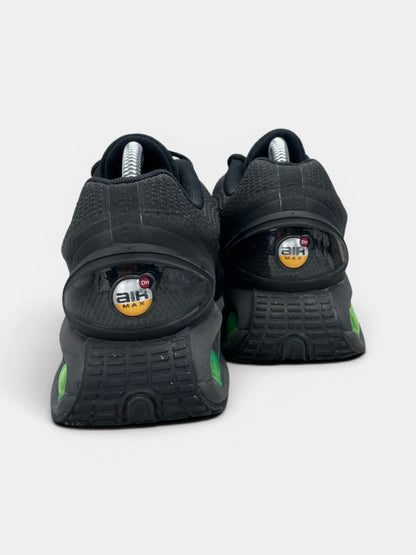 Nike Air Max DN Black Green Strike — buty sportowe męskie w bardzo dobrym stanie rozmiar 42, widok z tyłu