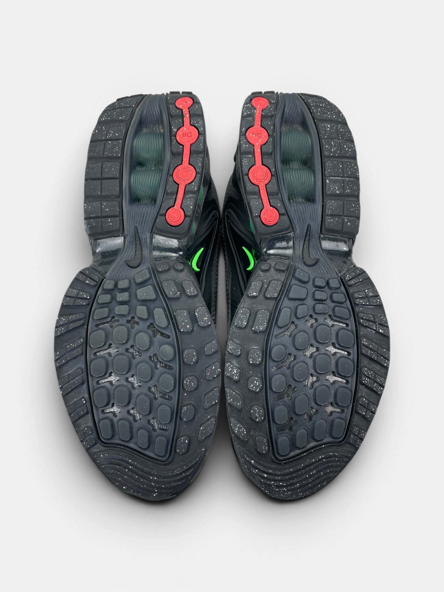 Nike Air Max DN Black Green Strike — buty sportowe męskie w bardzo dobrym stanie rozmiar 42, podeszwa
