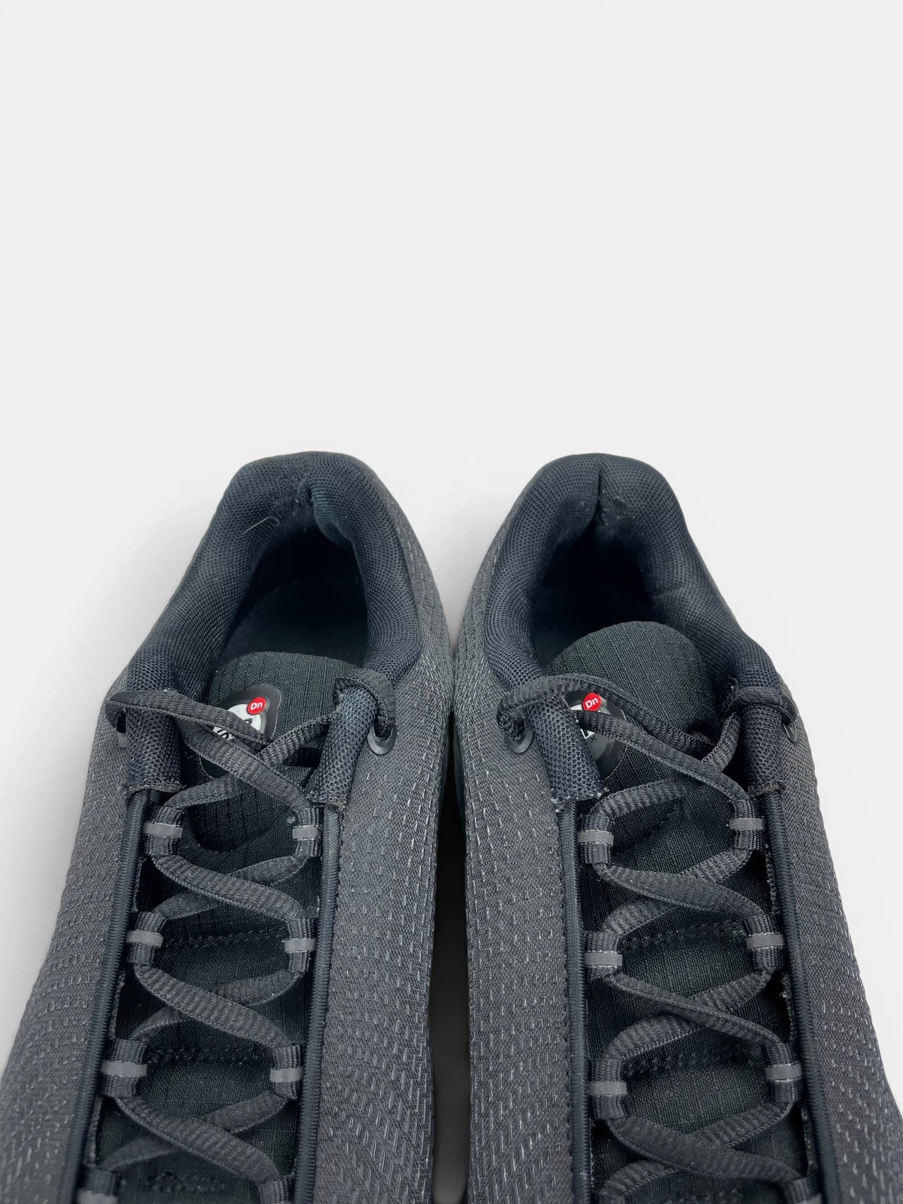 Nike Air Max DN Black Green Strike — buty sportowe męskie w bardzo dobrym stanie rozmiar 42, zapiętki butów